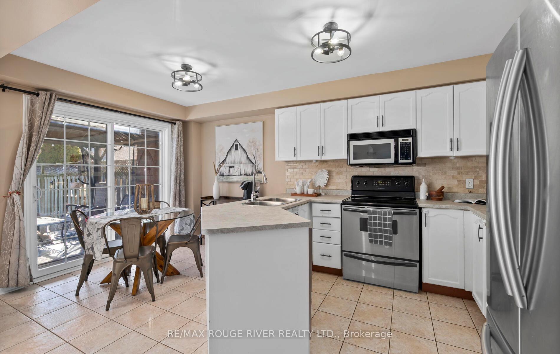 Photo 8 of 65 Cornish Drive, Clarington, Courtice — HOMEH