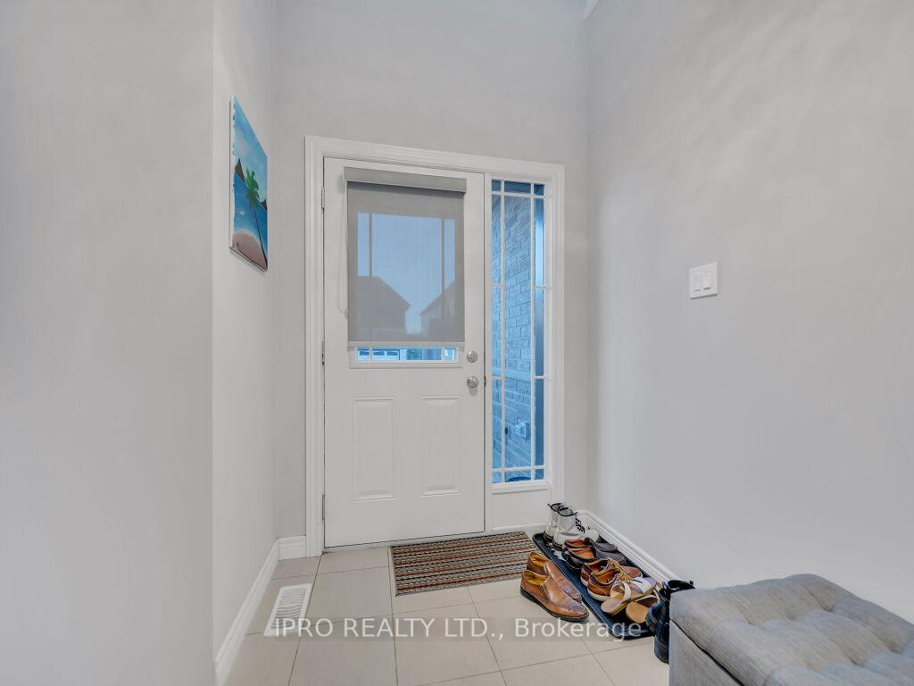 Photo 4 of 188 Ambrous Crescent, Guelph, Kortright East — HOMEH