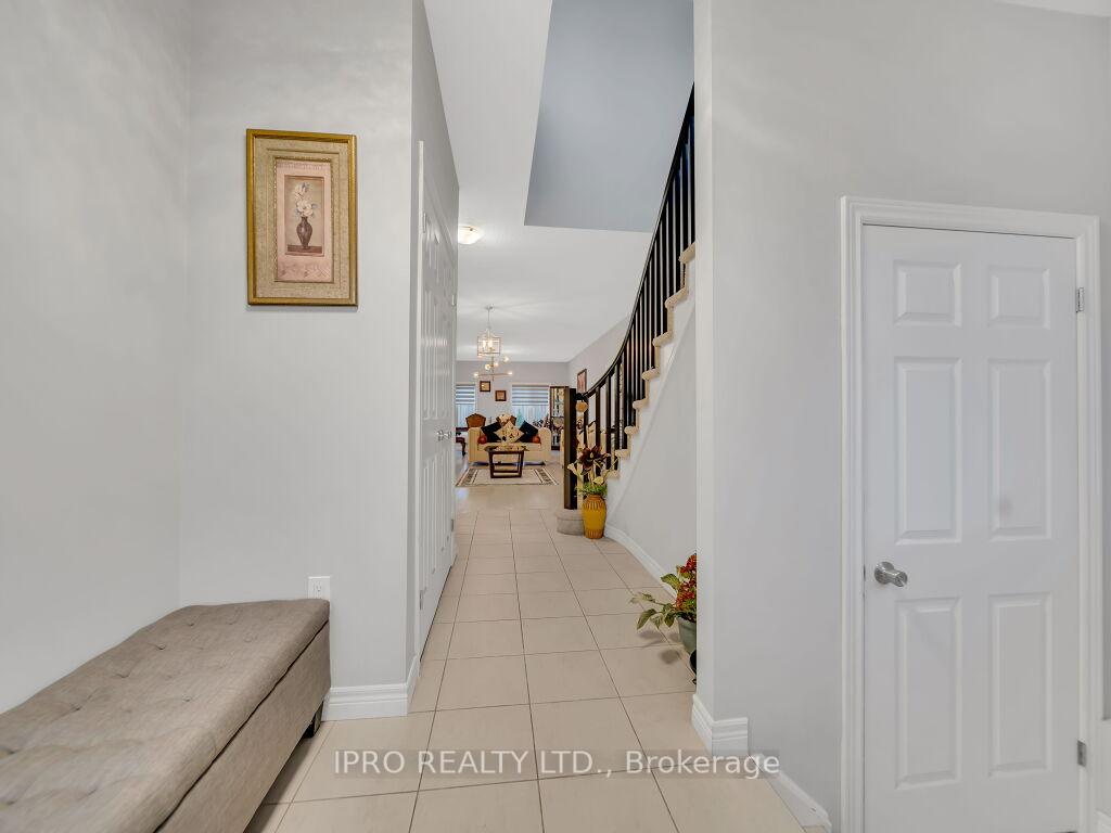 Photo 5 of 188 Ambrous Crescent, Guelph, Kortright East — HOMEH