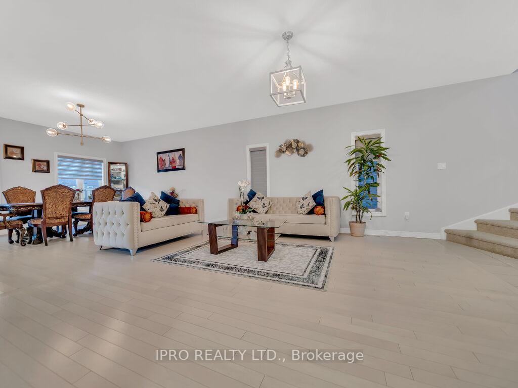 Photo 7 of 188 Ambrous Crescent, Guelph, Kortright East — HOMEH