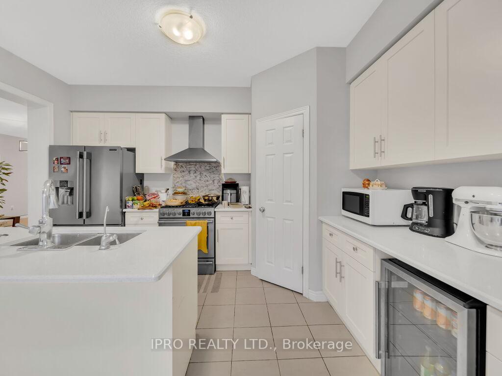 Photo 10 of 188 Ambrous Crescent, Guelph, Kortright East — HOMEH