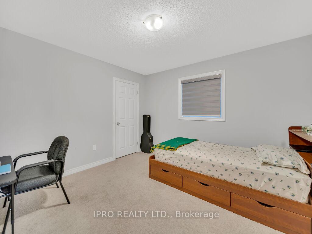 Photo 31 of 188 Ambrous Crescent, Guelph, Kortright East — HOMEH
