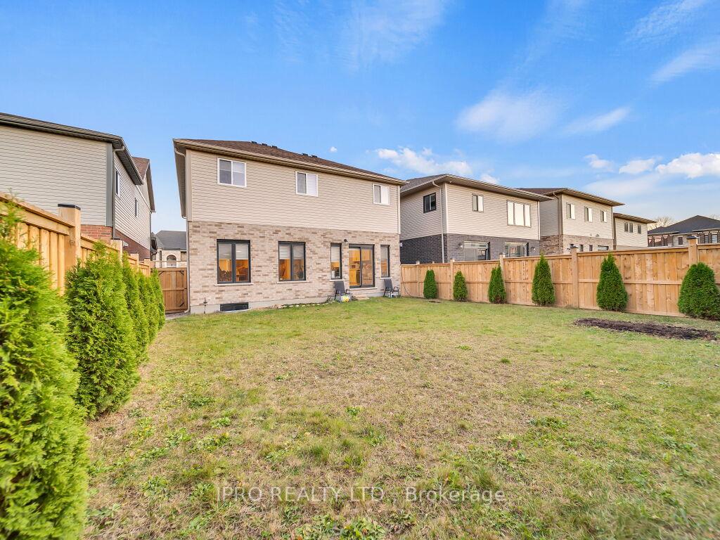Photo 37 of 188 Ambrous Crescent, Guelph, Kortright East — HOMEH