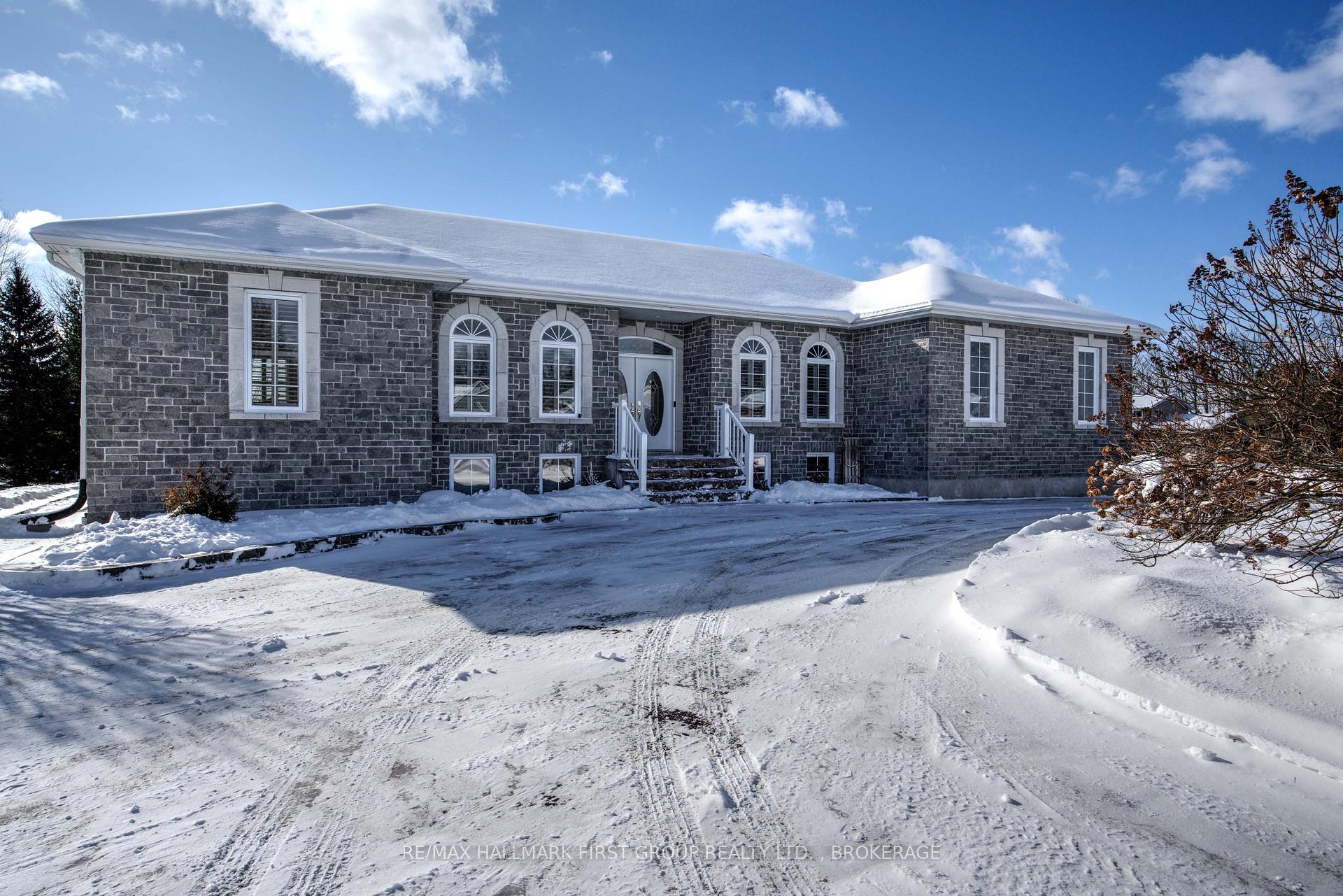 Photo 3 of 4479 Ashwood Drive, Frontenac, Frontenac South — HOMEH