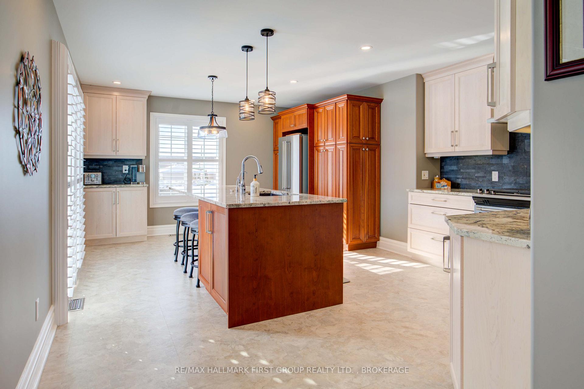 Photo 9 of 4479 Ashwood Drive, Frontenac, Frontenac South — HOMEH