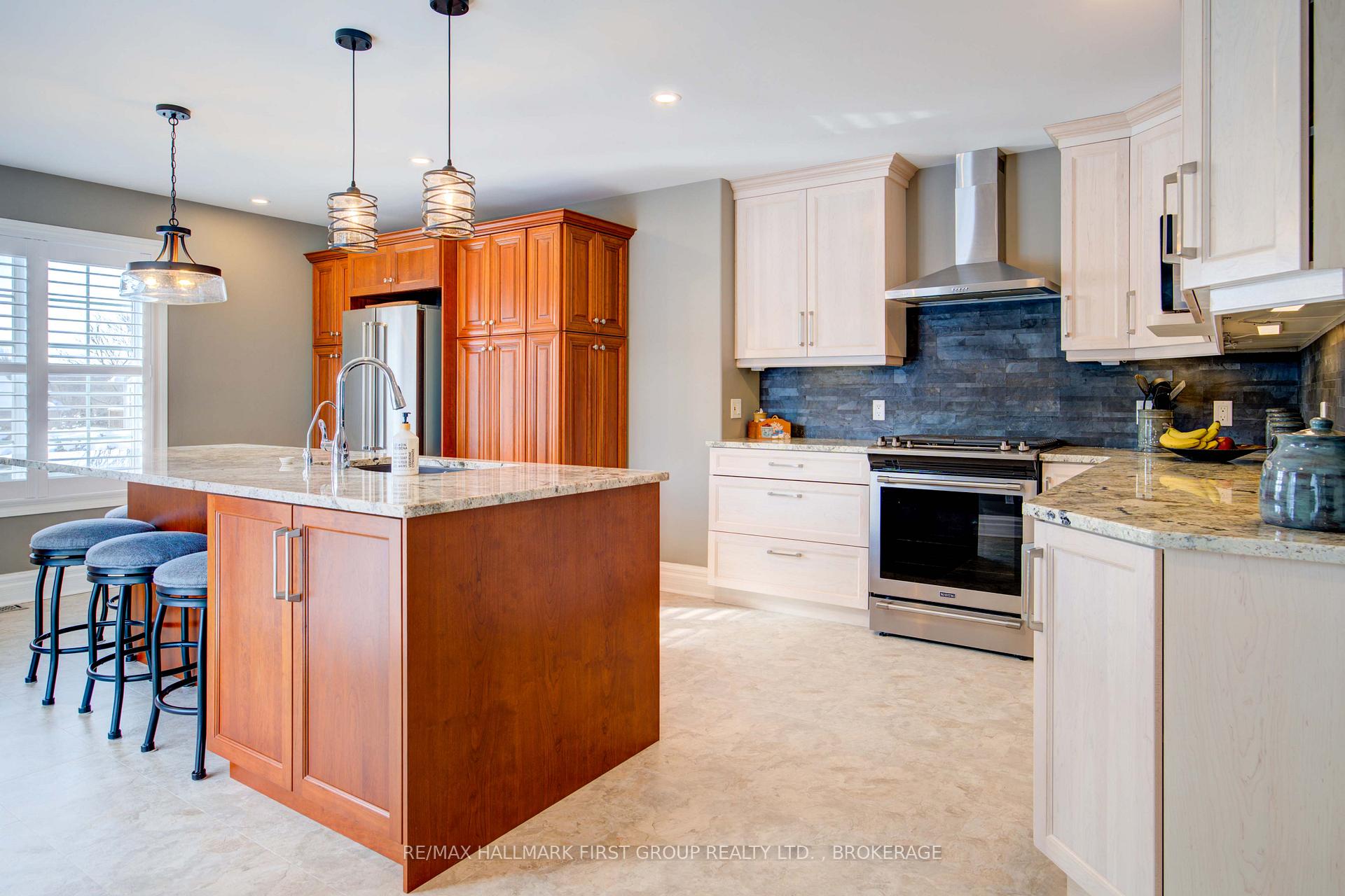 Photo 10 of 4479 Ashwood Drive, Frontenac, Frontenac South — HOMEH