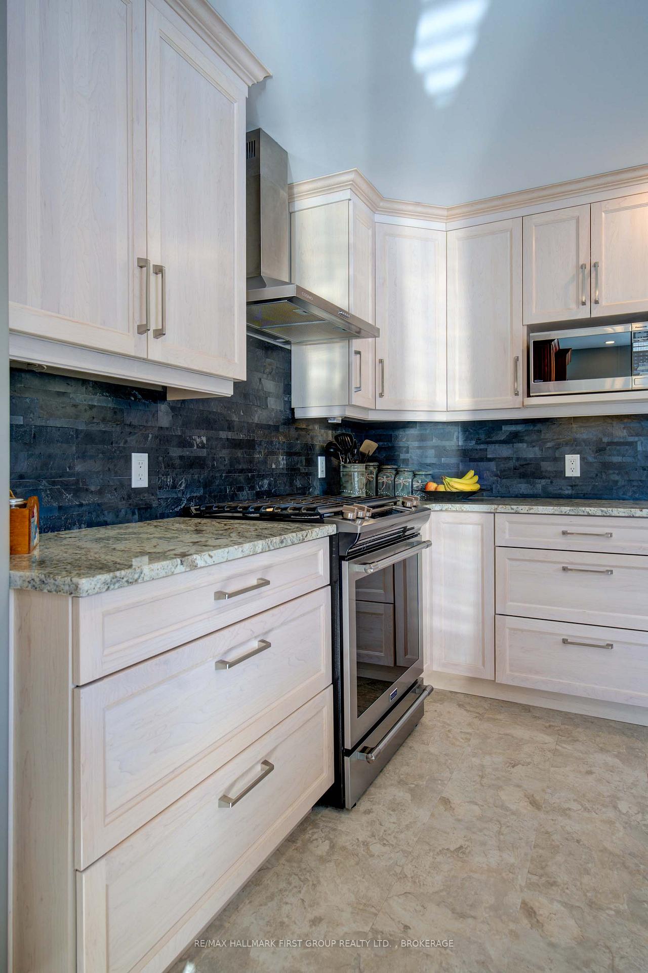 Photo 17 of 4479 Ashwood Drive, Frontenac, Frontenac South — HOMEH
