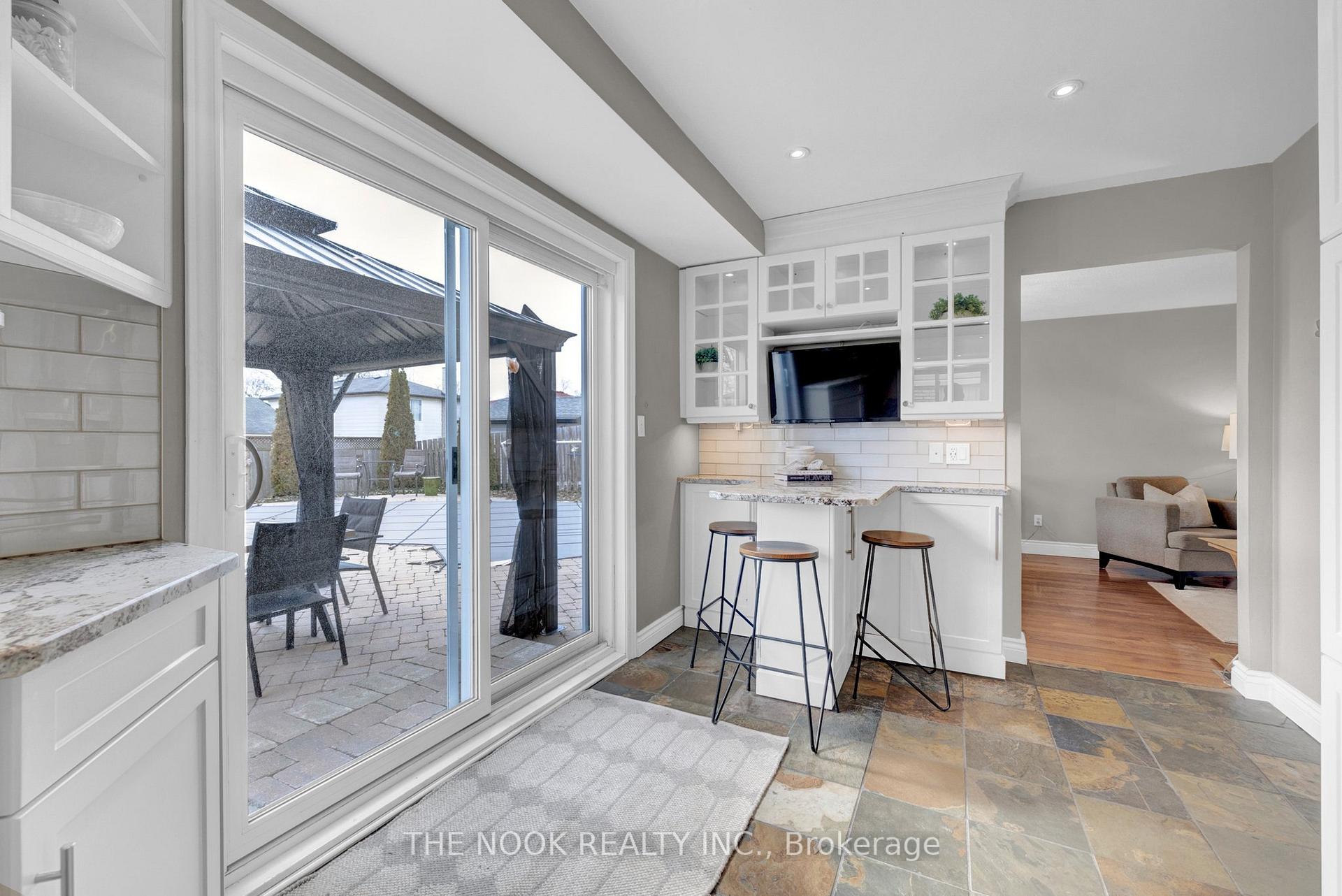 Photo 17 of 15 Holgate Crescent, Clarington, Bowmanville — HOMEH