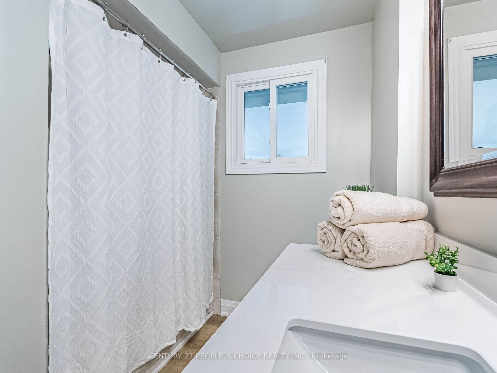 Photo 18 of 237 Highridge Avenue, Hamilton, Riverdale — HOMEH