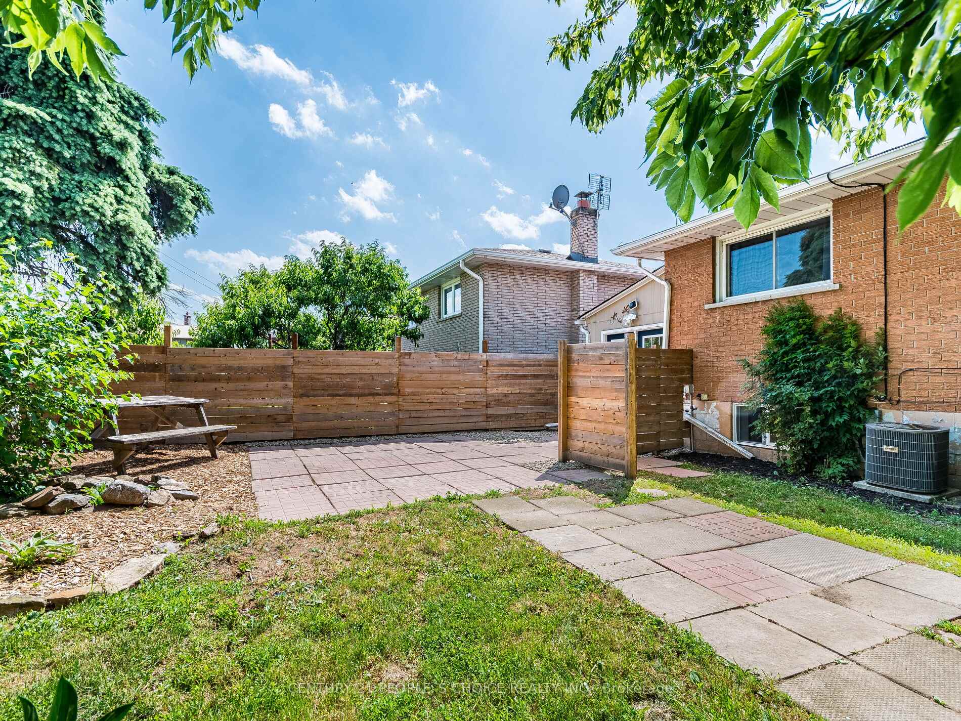 Photo 35 of 237 Highridge Avenue, Hamilton, Riverdale — HOMEH