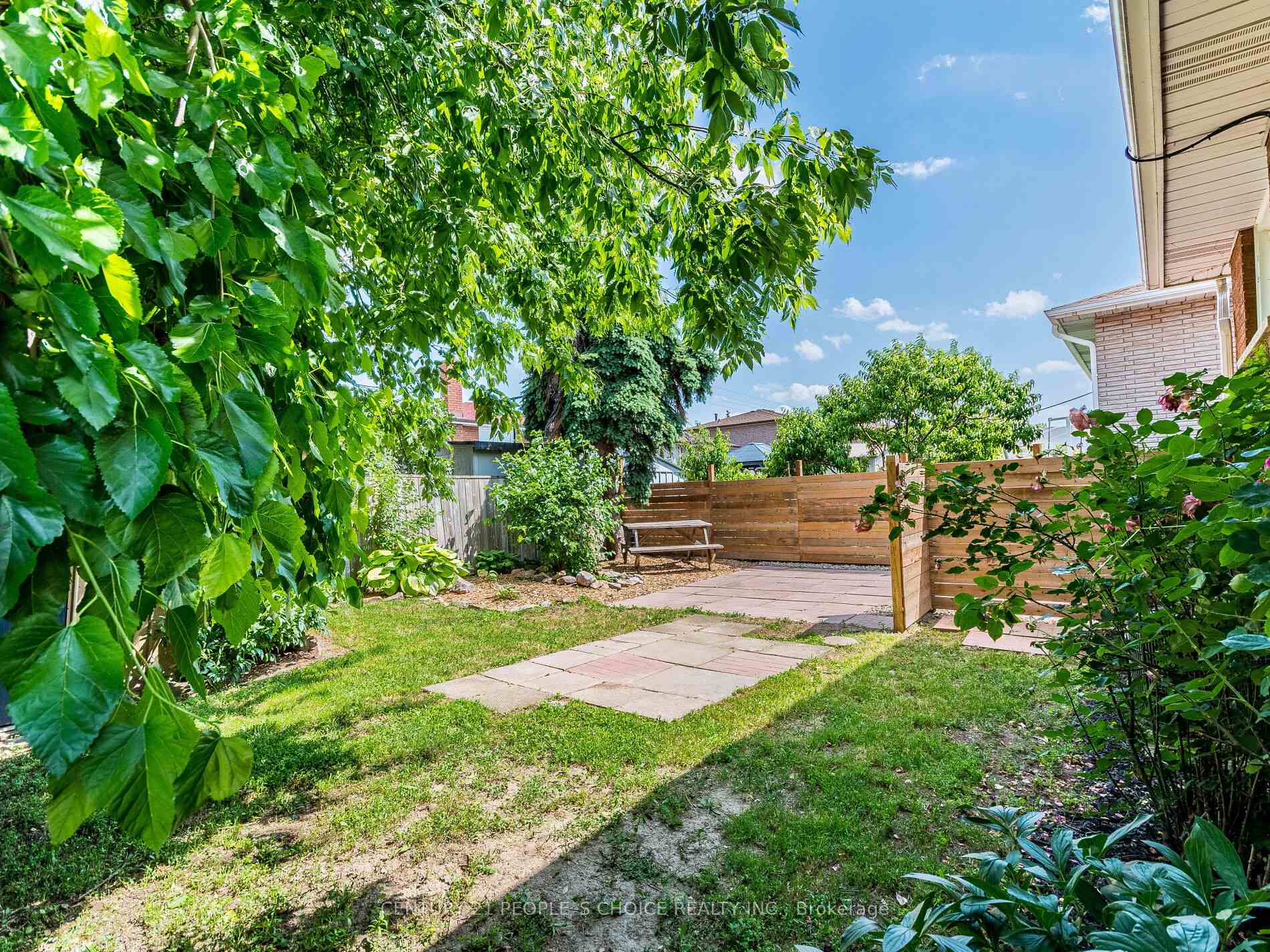 Photo 36 of 237 Highridge Avenue, Hamilton, Riverdale — HOMEH