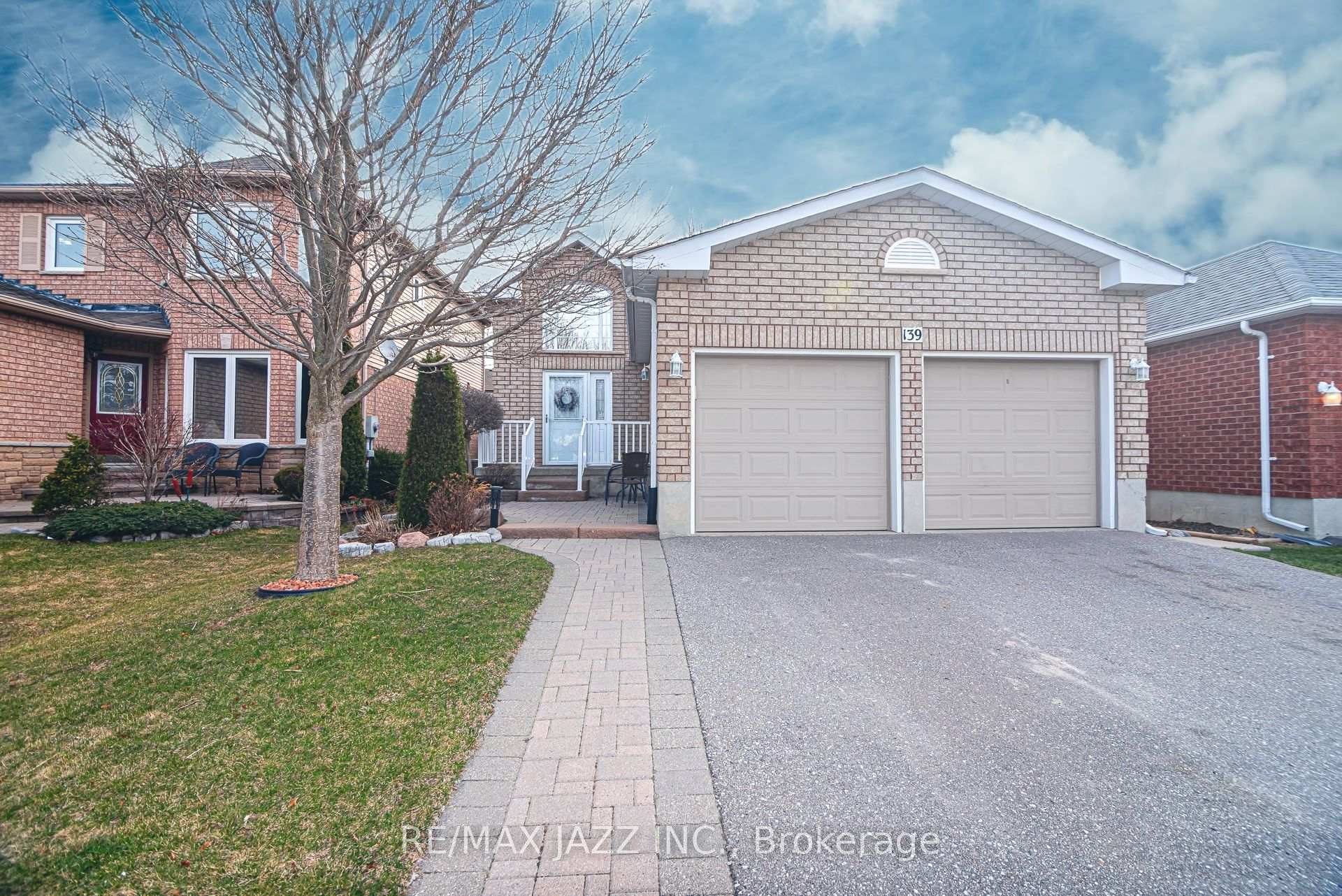 Photo 1 of 139 West Side Drive, Clarington, Bowmanville — HOMEH