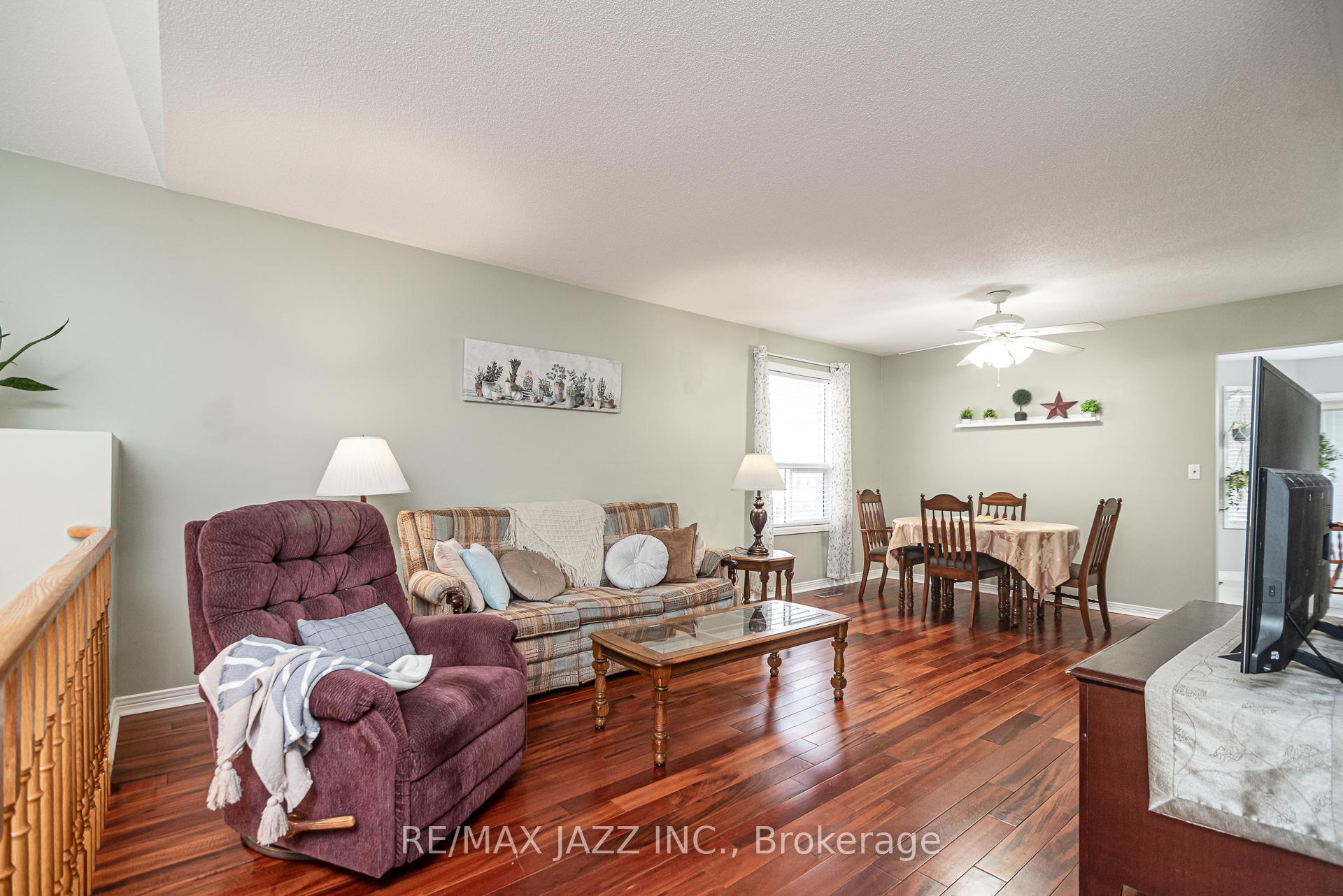 Photo 3 of 139 West Side Drive, Clarington, Bowmanville — HOMEH