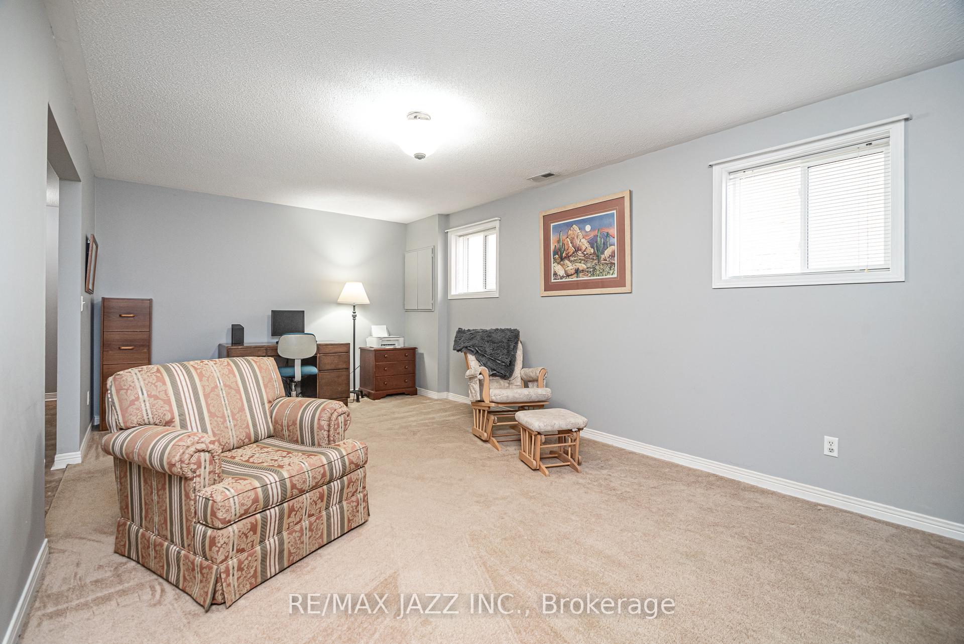 Photo 13 of 139 West Side Drive, Clarington, Bowmanville — HOMEH