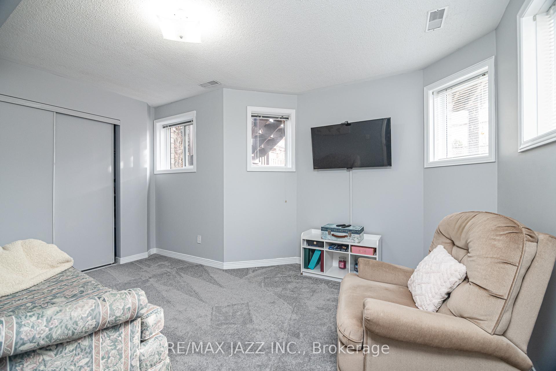 Photo 16 of 139 West Side Drive, Clarington, Bowmanville — HOMEH