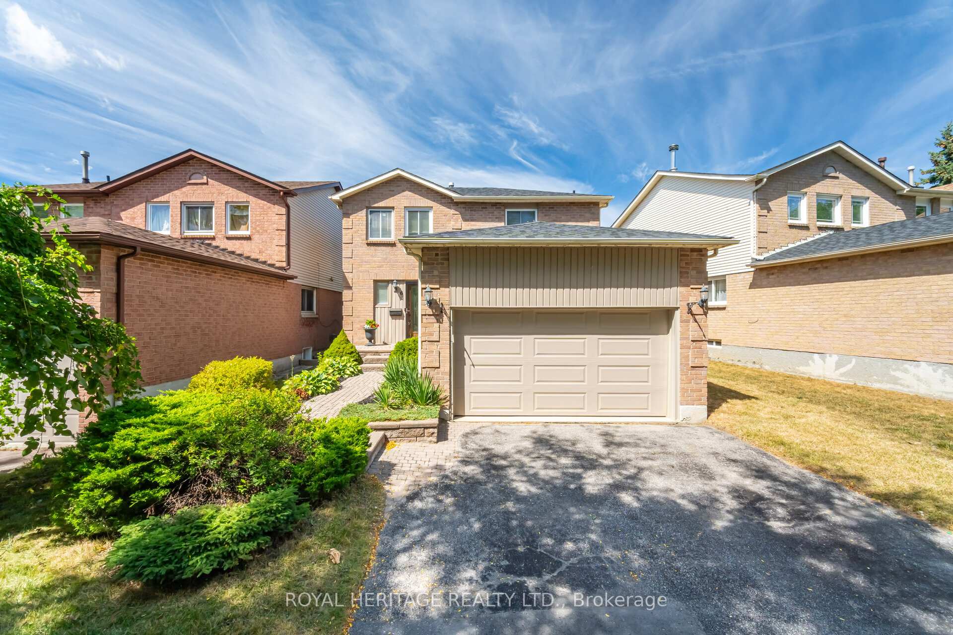 Photo 2 of 6 Field Crescent, Ajax, Central East — HOMEH