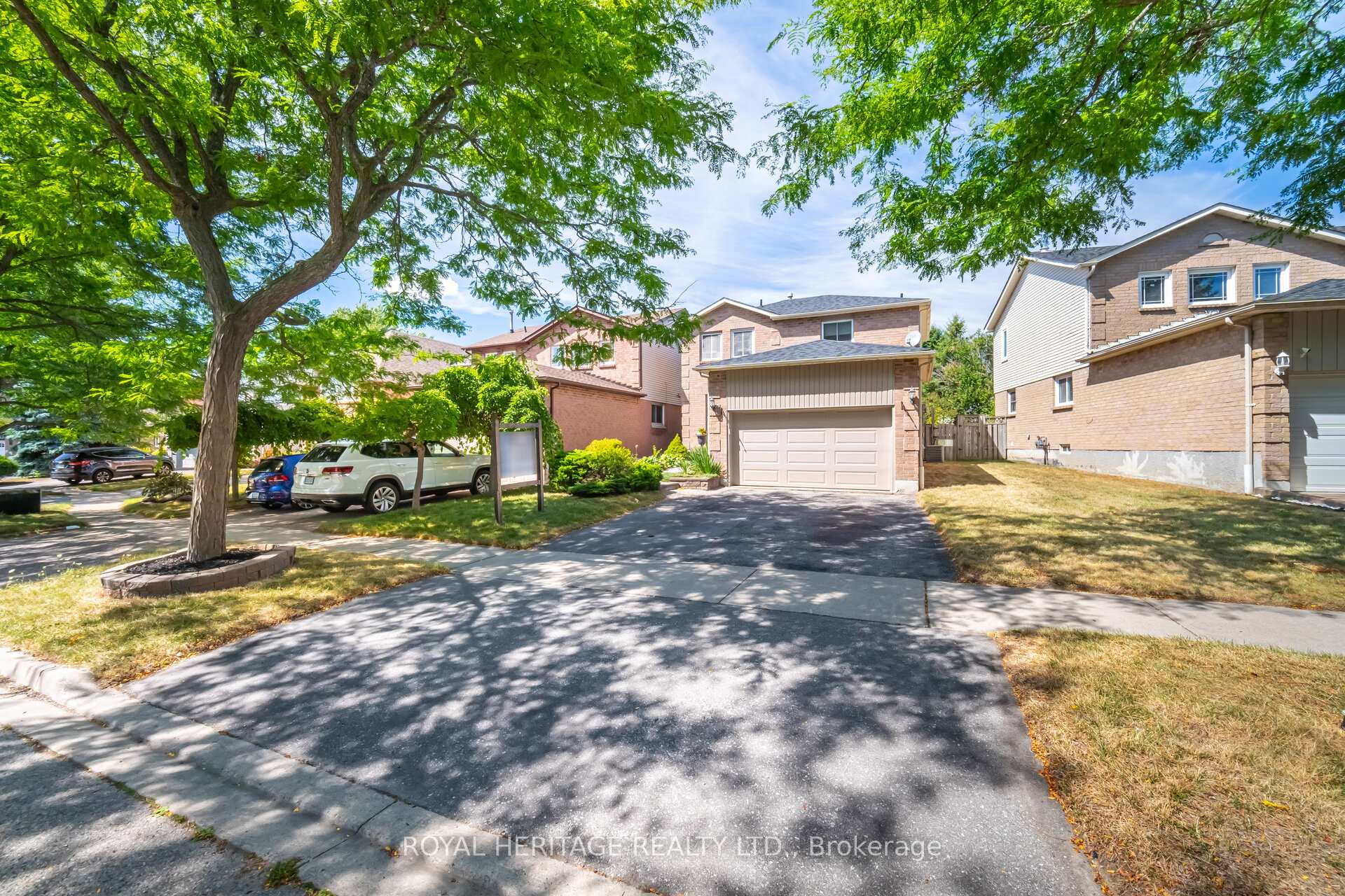 Photo 3 of 6 Field Crescent, Ajax, Central East — HOMEH