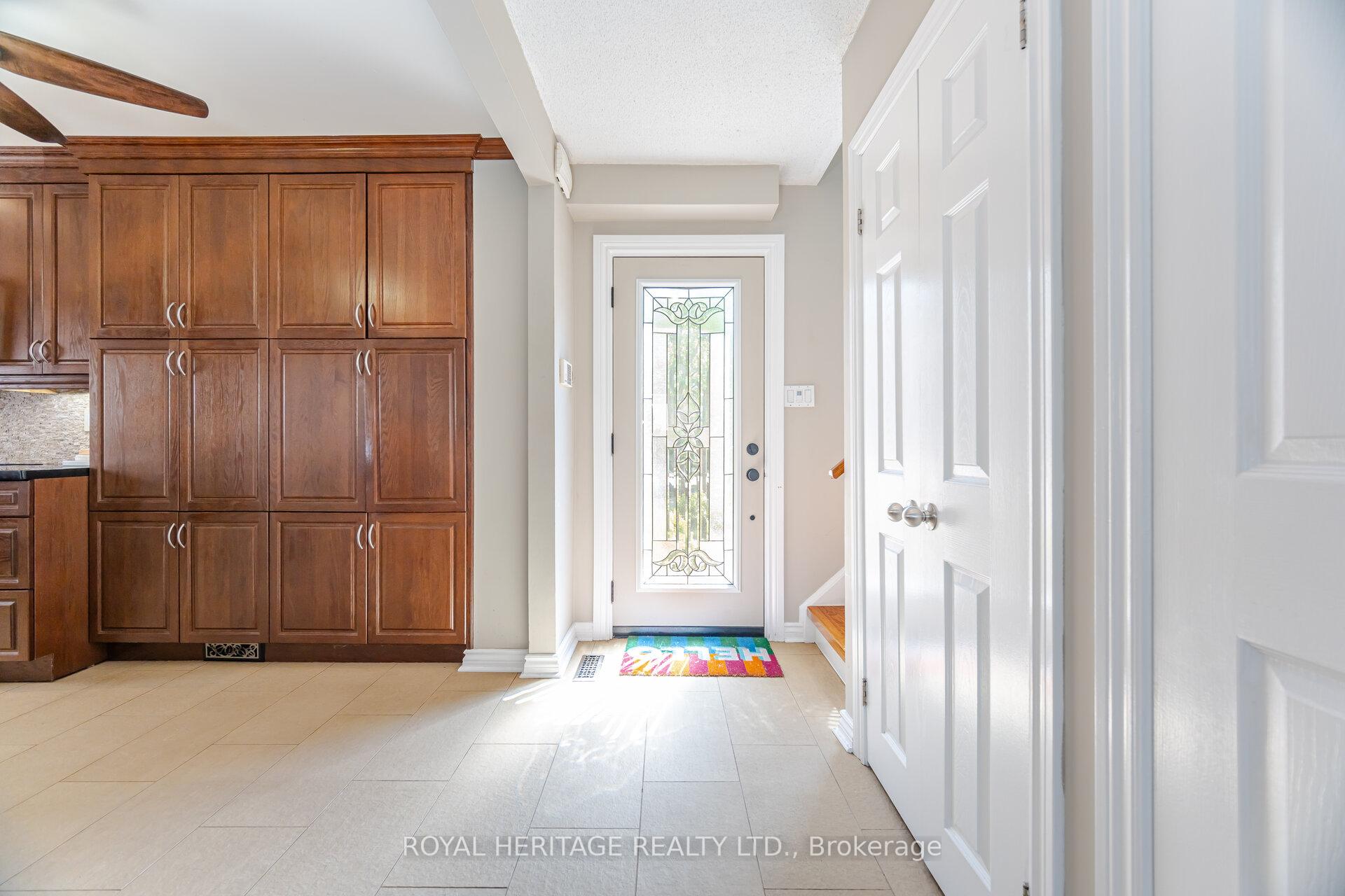 Photo 5 of 6 Field Crescent, Ajax, Central East — HOMEH
