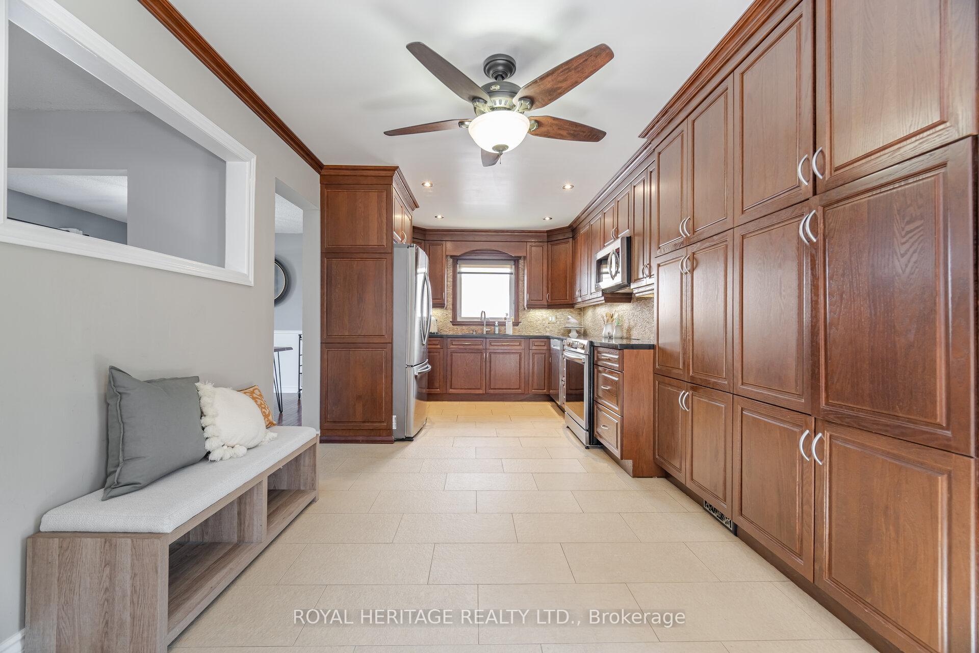 Photo 10 of 6 Field Crescent, Ajax, Central East — HOMEH