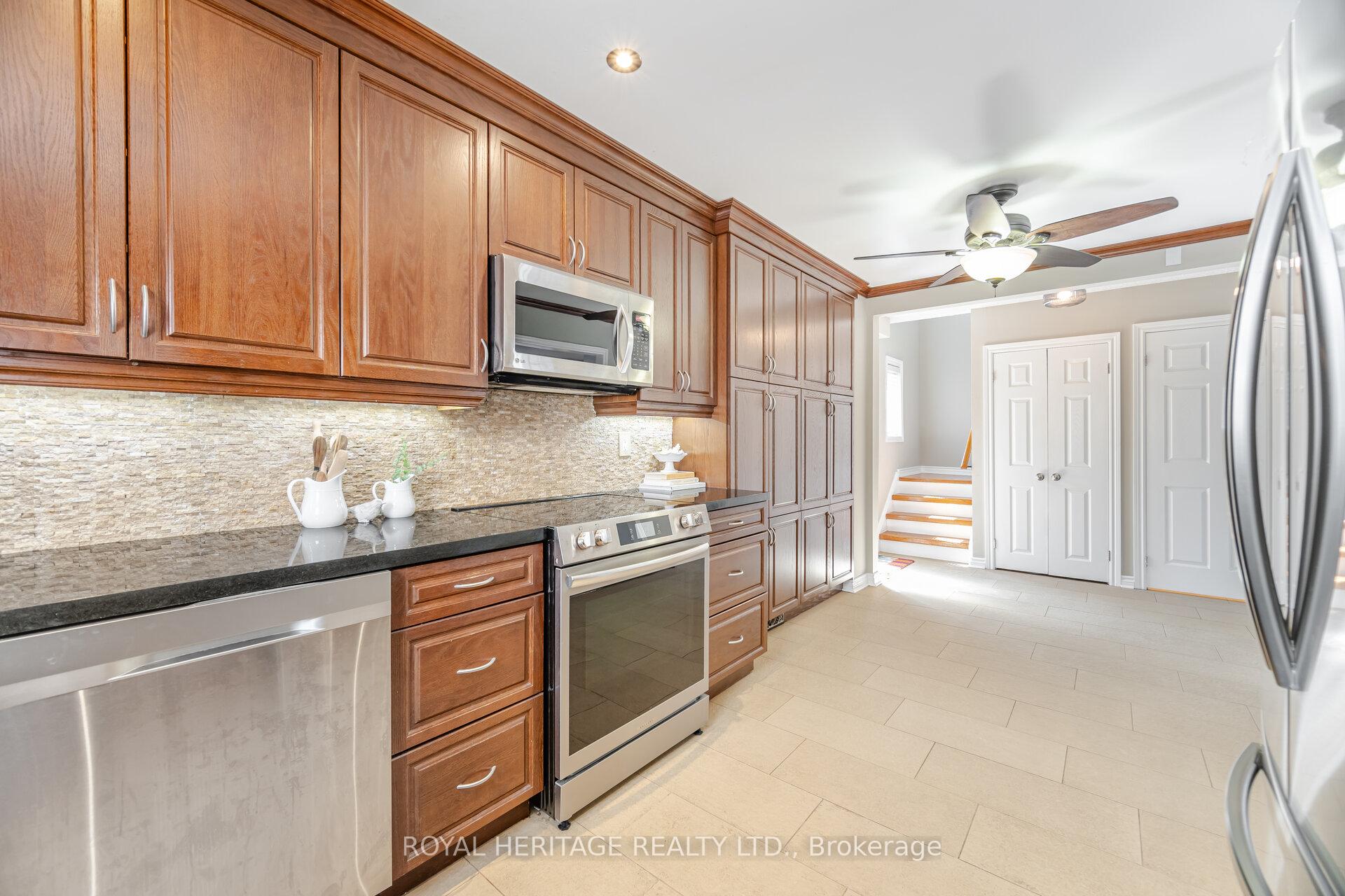 Photo 12 of 6 Field Crescent, Ajax, Central East — HOMEH