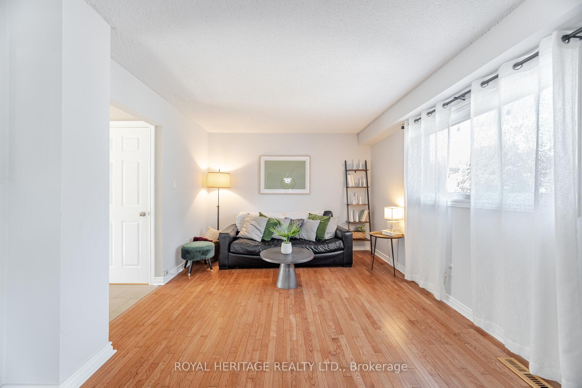 Photo 16 of 6 Field Crescent, Ajax, Central East — HOMEH