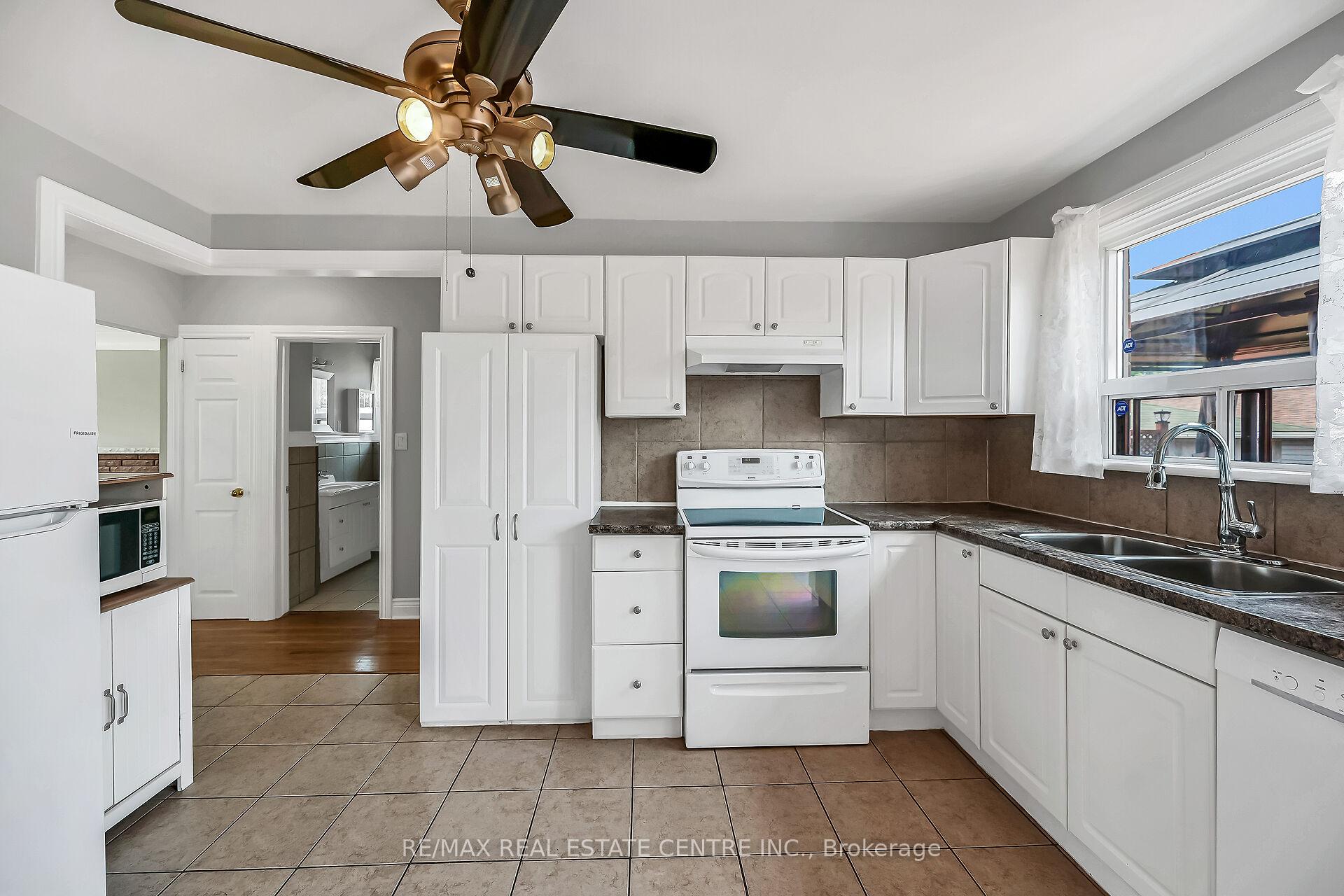 Photo 5 of 169 Pottruff Road S, Hamilton, Greenford — HOMEH