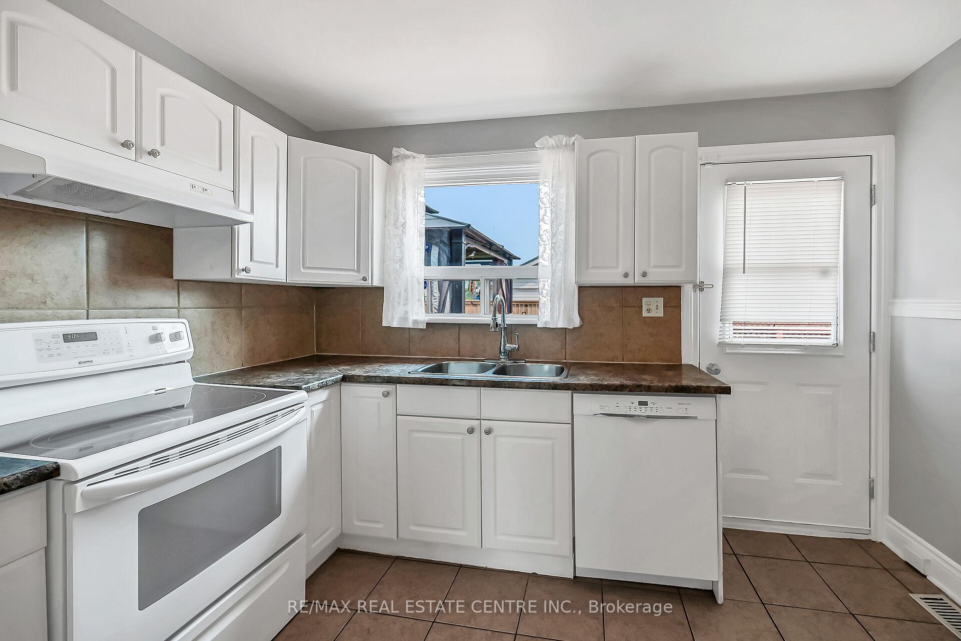 Photo 6 of 169 Pottruff Road S, Hamilton, Greenford — HOMEH