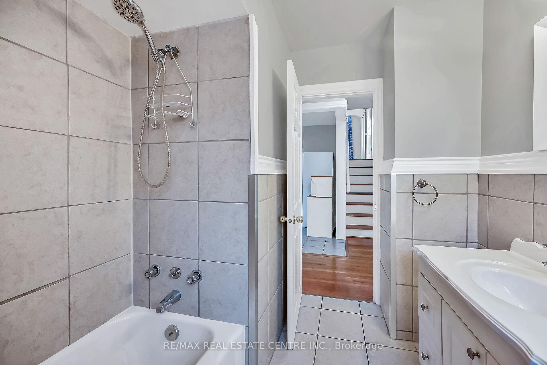 Photo 10 of 169 Pottruff Road S, Hamilton, Greenford — HOMEH