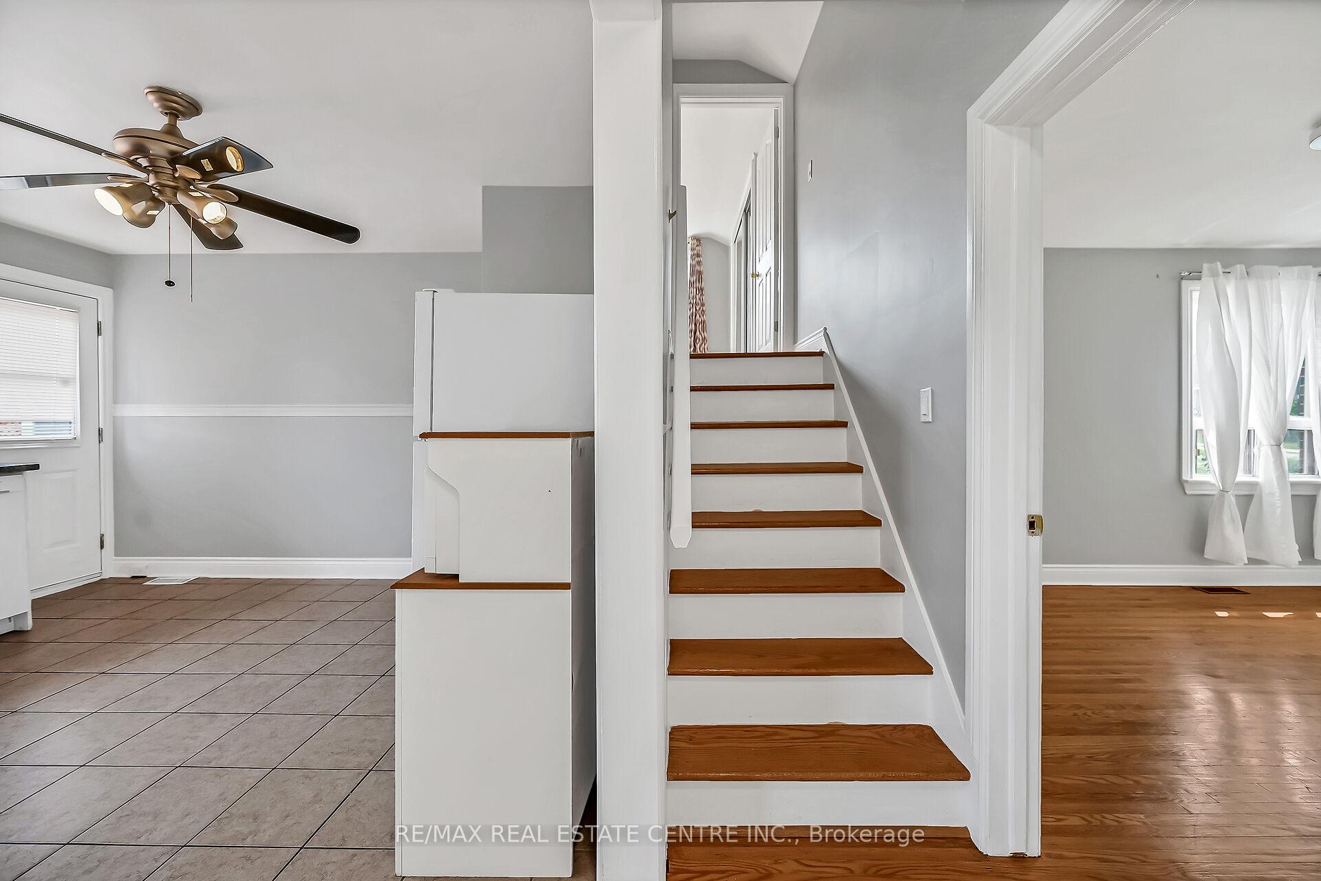 Photo 11 of 169 Pottruff Road S, Hamilton, Greenford — HOMEH
