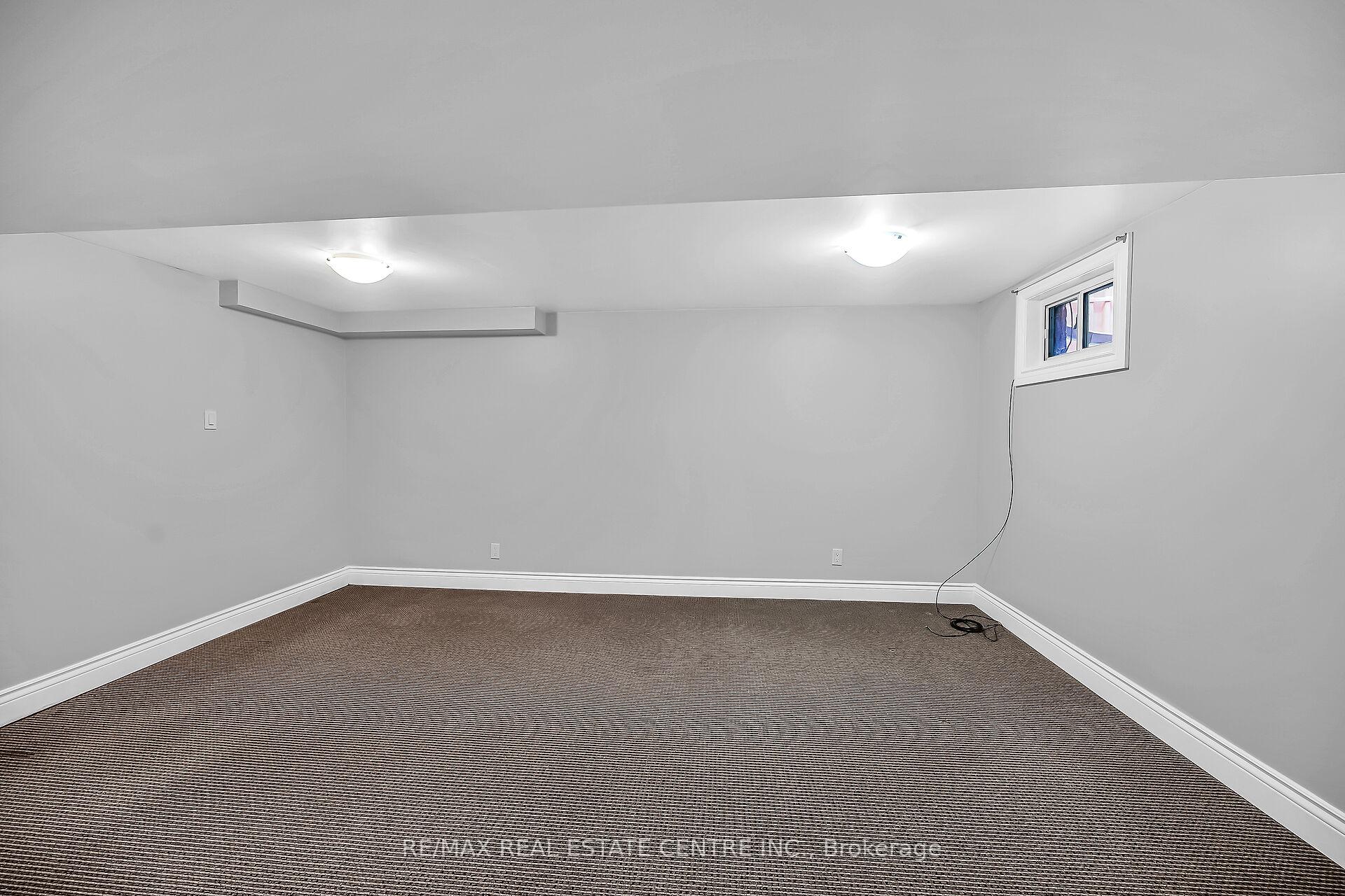 Photo 18 of 169 Pottruff Road S, Hamilton, Greenford — HOMEH