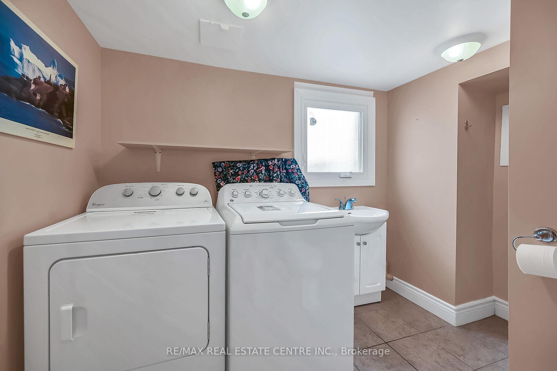 Photo 23 of 169 Pottruff Road S, Hamilton, Greenford — HOMEH
