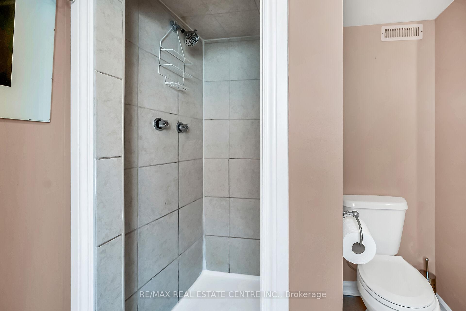 Photo 24 of 169 Pottruff Road S, Hamilton, Greenford — HOMEH