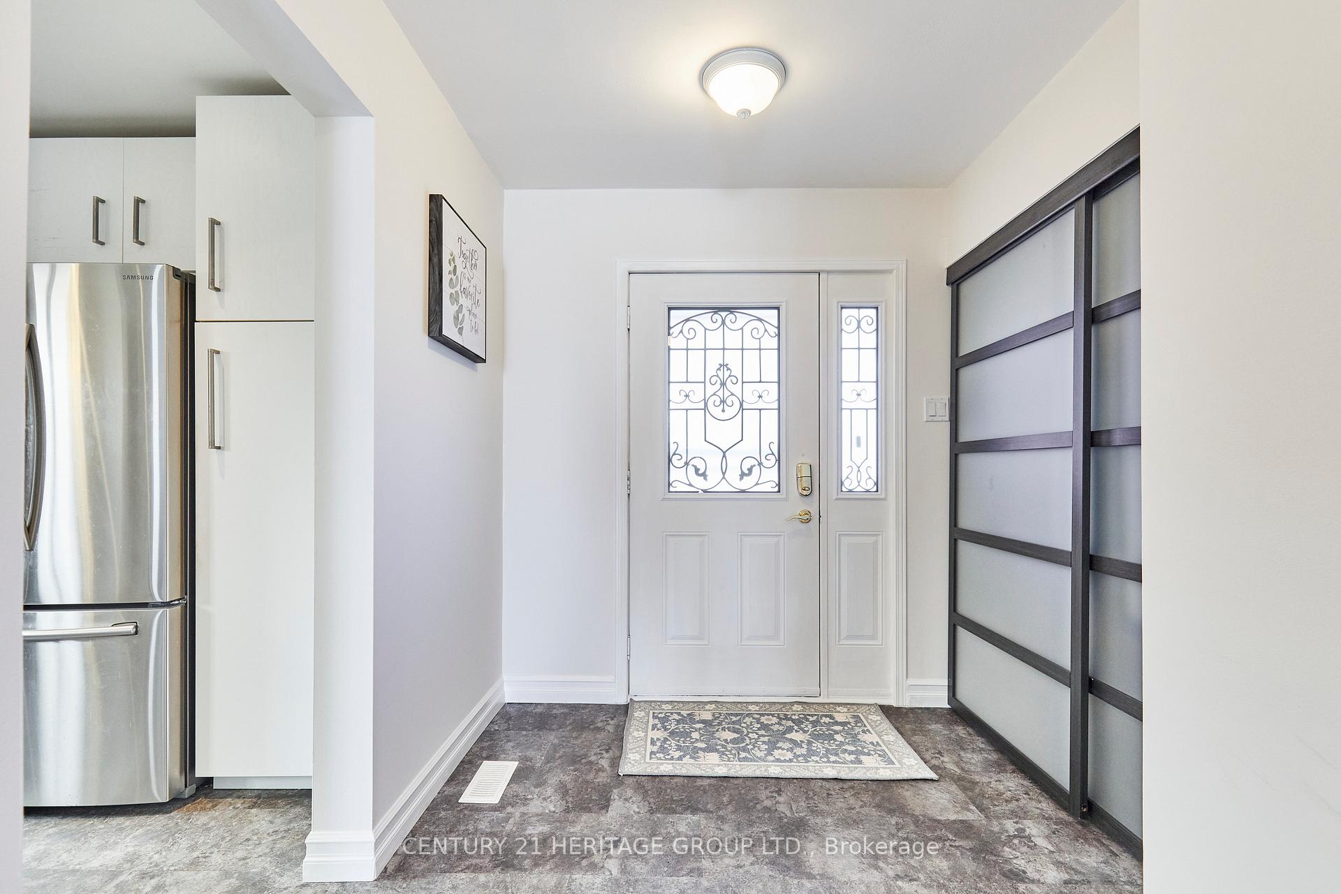 Photo 2 of 32 Stuart Road, Clarington, Courtice — HOMEH