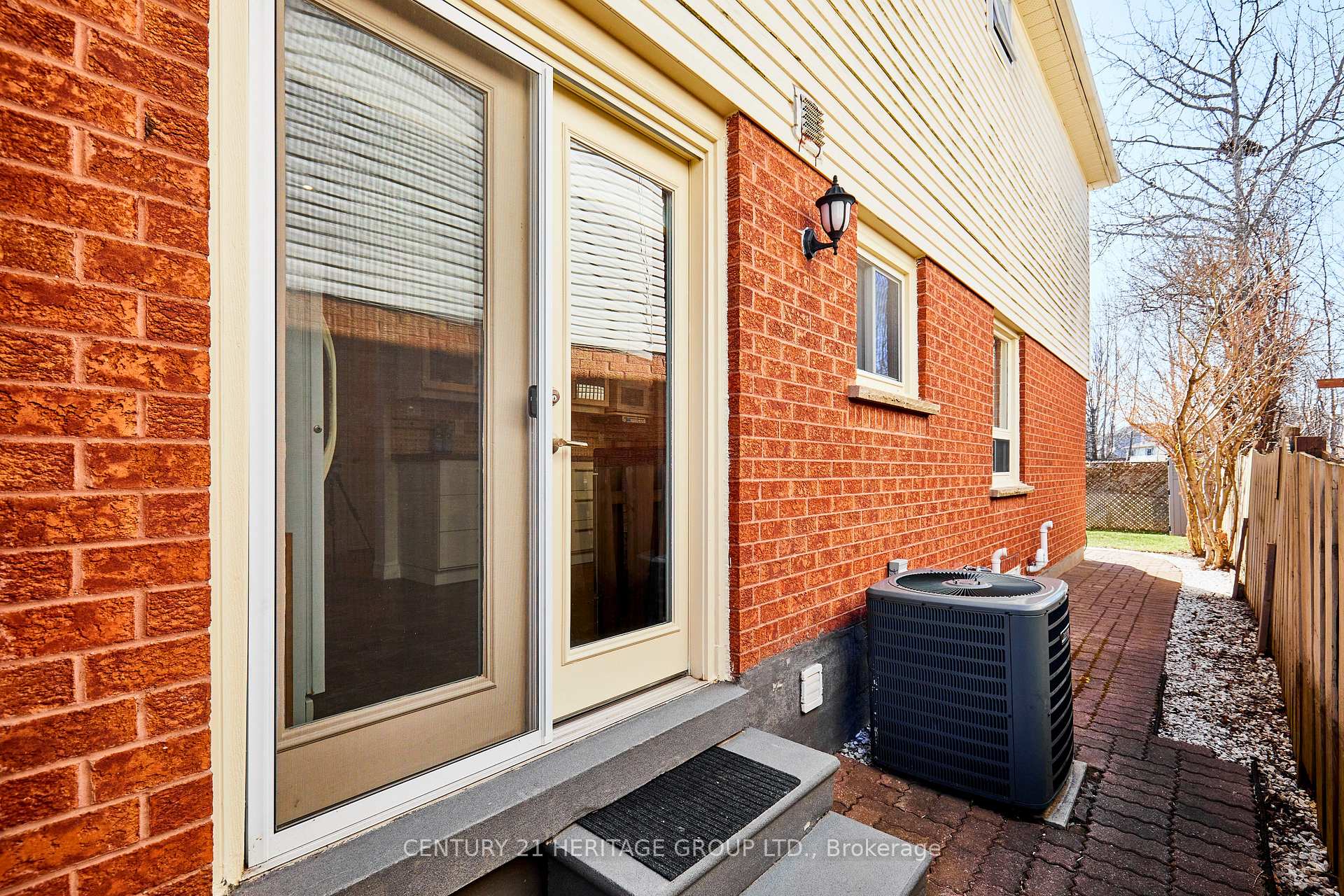 Photo 23 of 32 Stuart Road, Clarington, Courtice — HOMEH
