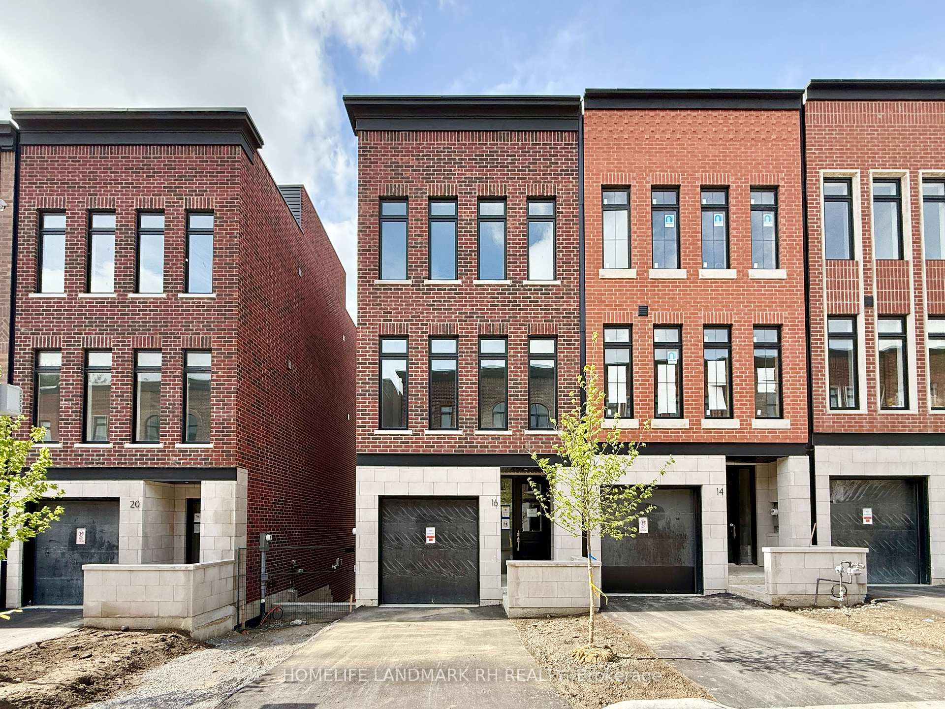 Front of 16 Chestnut Court