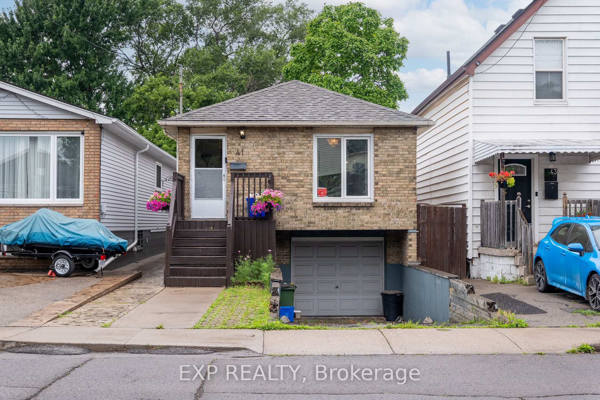 Photo 1 of 41 Robins Avenue, Hamilton, Crown Point — HOMEH