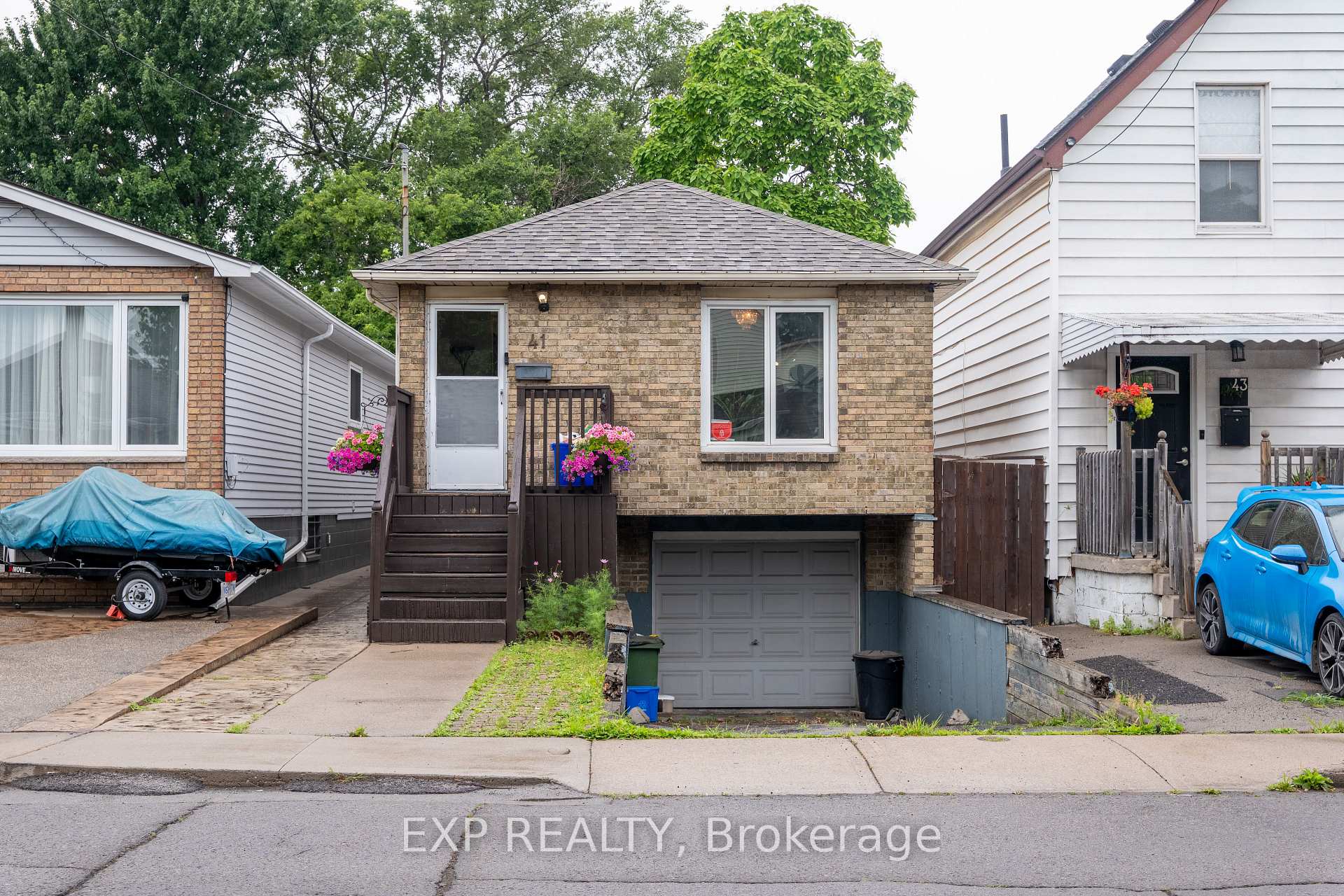 Photo 4 of 41 Robins Avenue, Hamilton, Crown Point — HOMEH