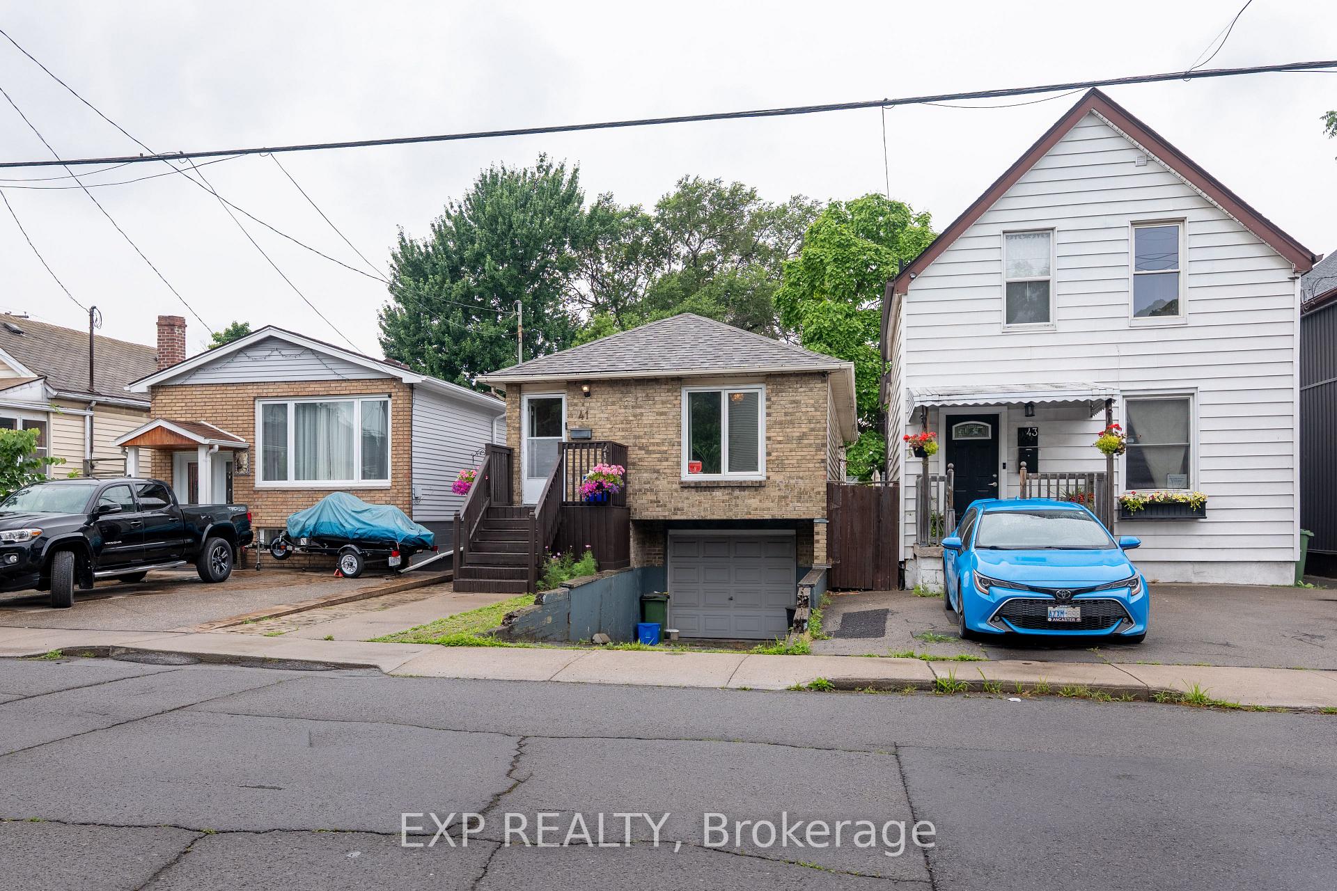 Photo 5 of 41 Robins Avenue, Hamilton, Crown Point — HOMEH