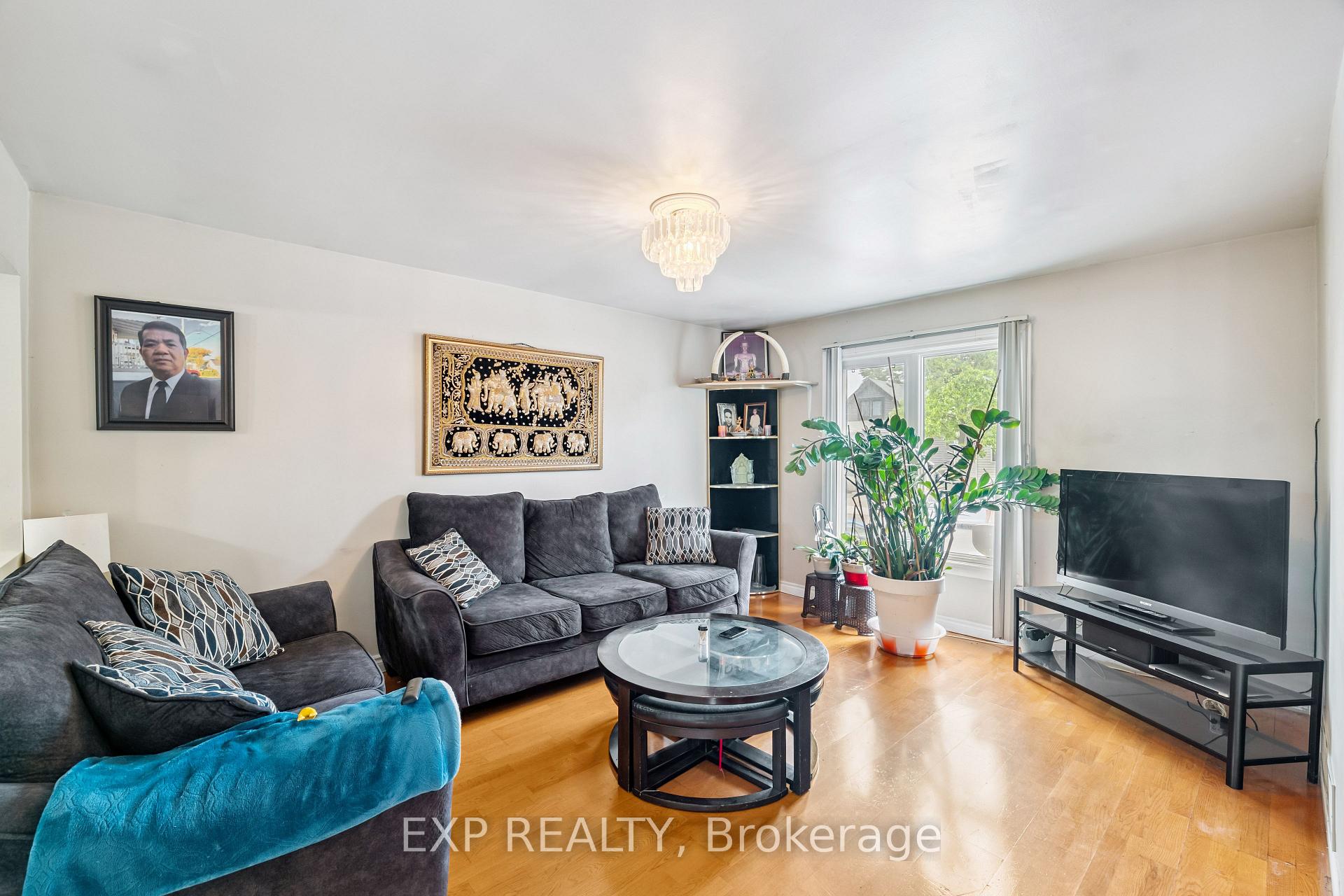 Photo 8 of 41 Robins Avenue, Hamilton, Crown Point — HOMEH