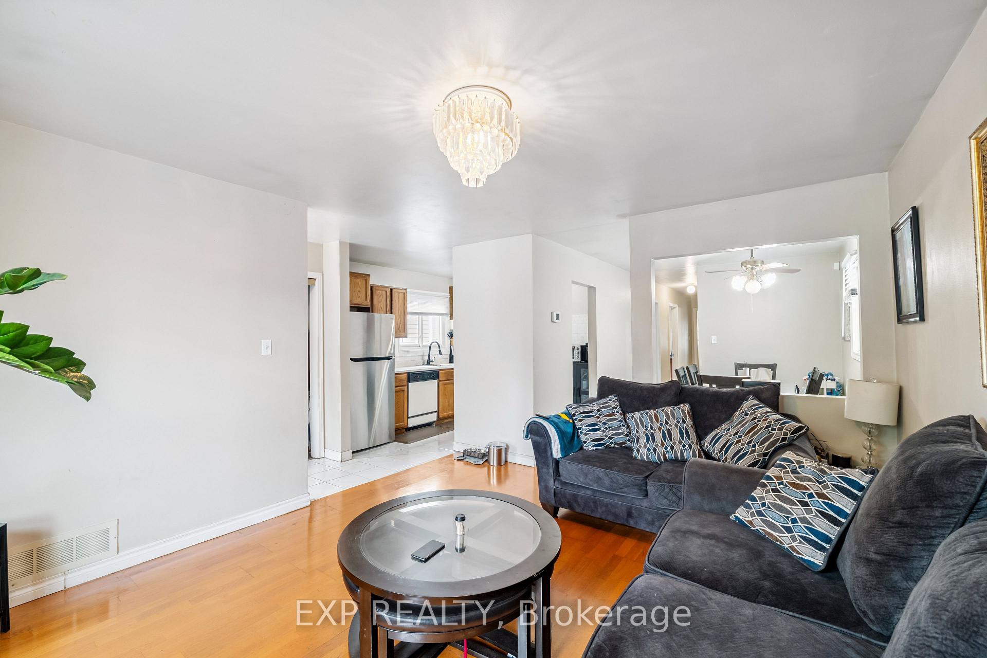 Photo 9 of 41 Robins Avenue, Hamilton, Crown Point — HOMEH