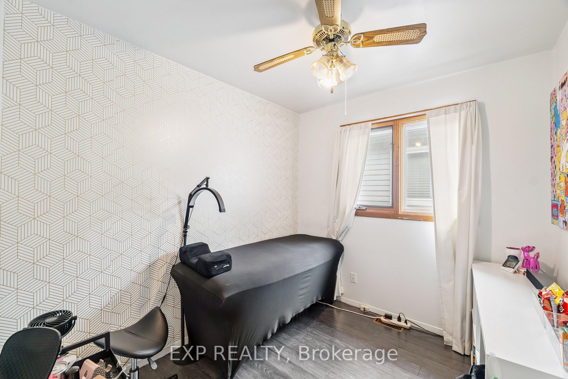 Photo 17 of 41 Robins Avenue, Hamilton, Crown Point — HOMEH