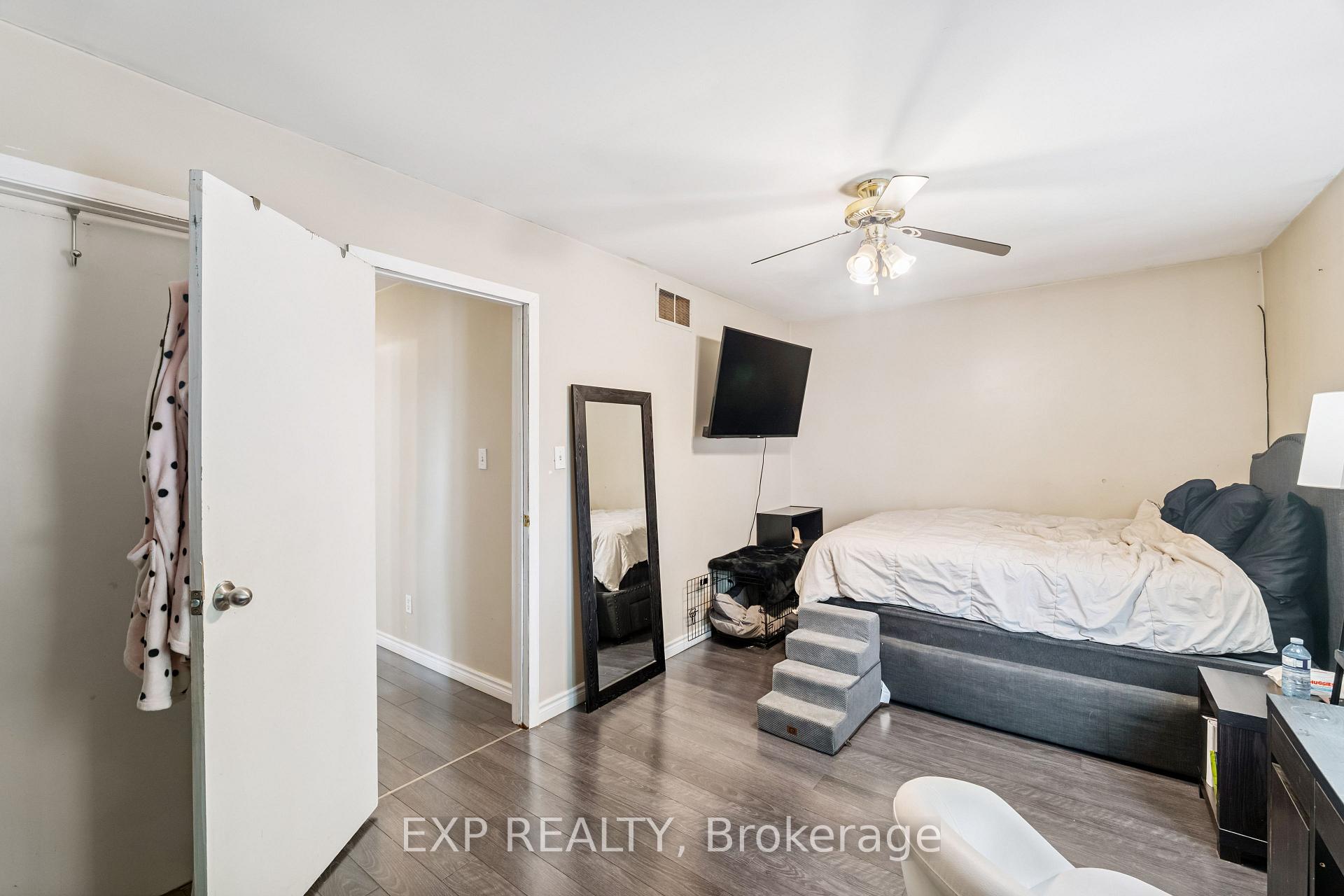 Photo 22 of 41 Robins Avenue, Hamilton, Crown Point — HOMEH