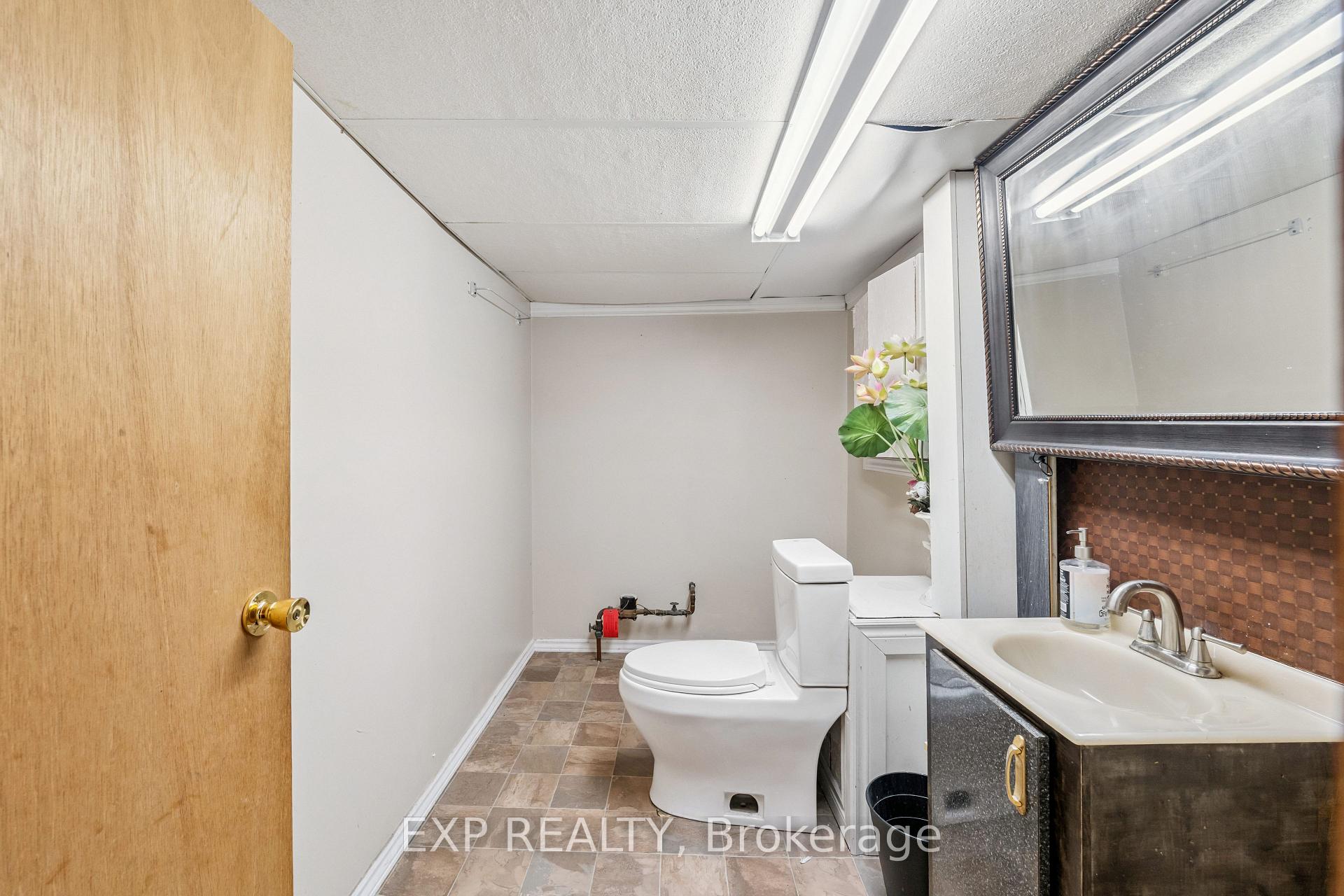 Photo 27 of 41 Robins Avenue, Hamilton, Crown Point — HOMEH