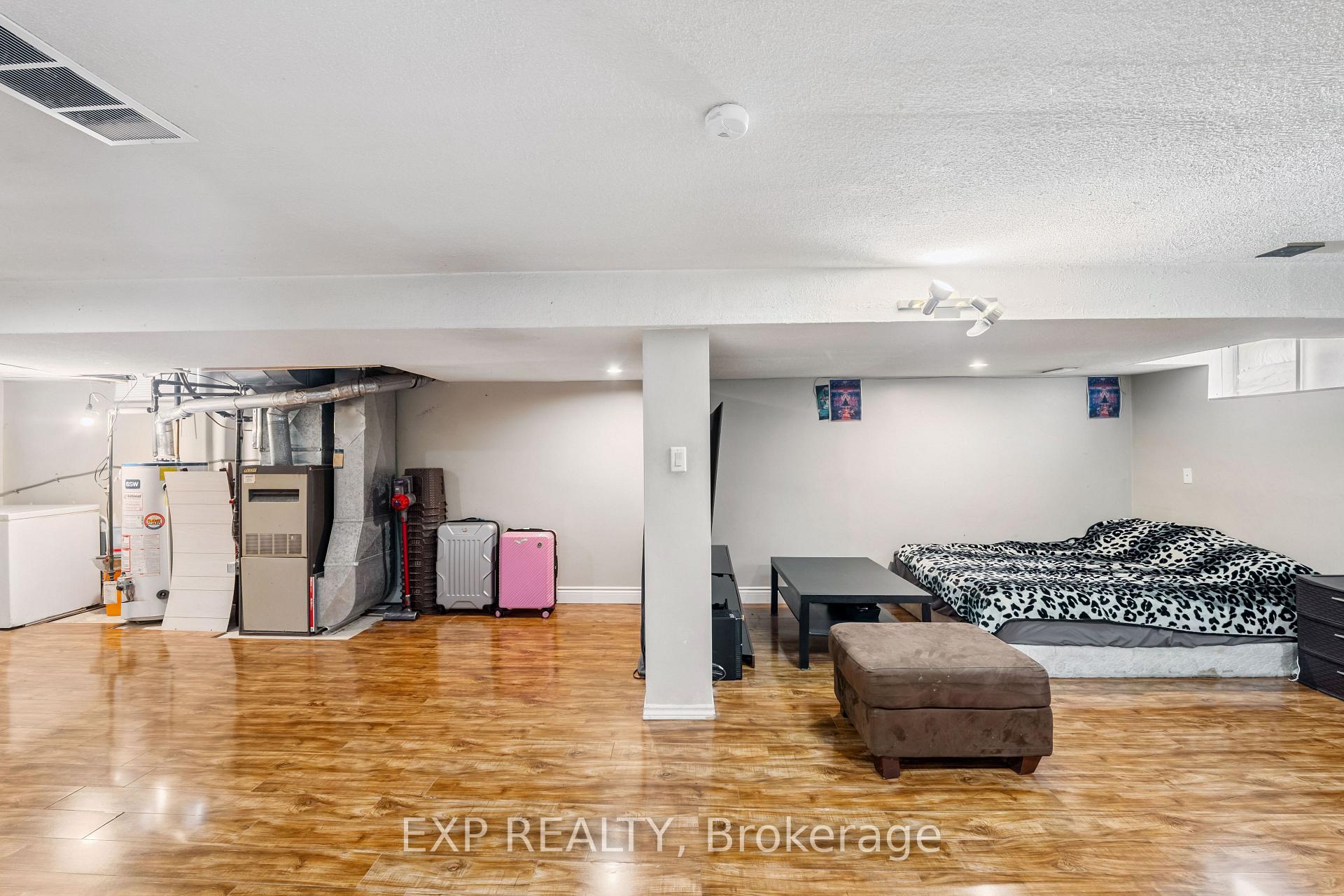 Photo 32 of 41 Robins Avenue, Hamilton, Crown Point — HOMEH