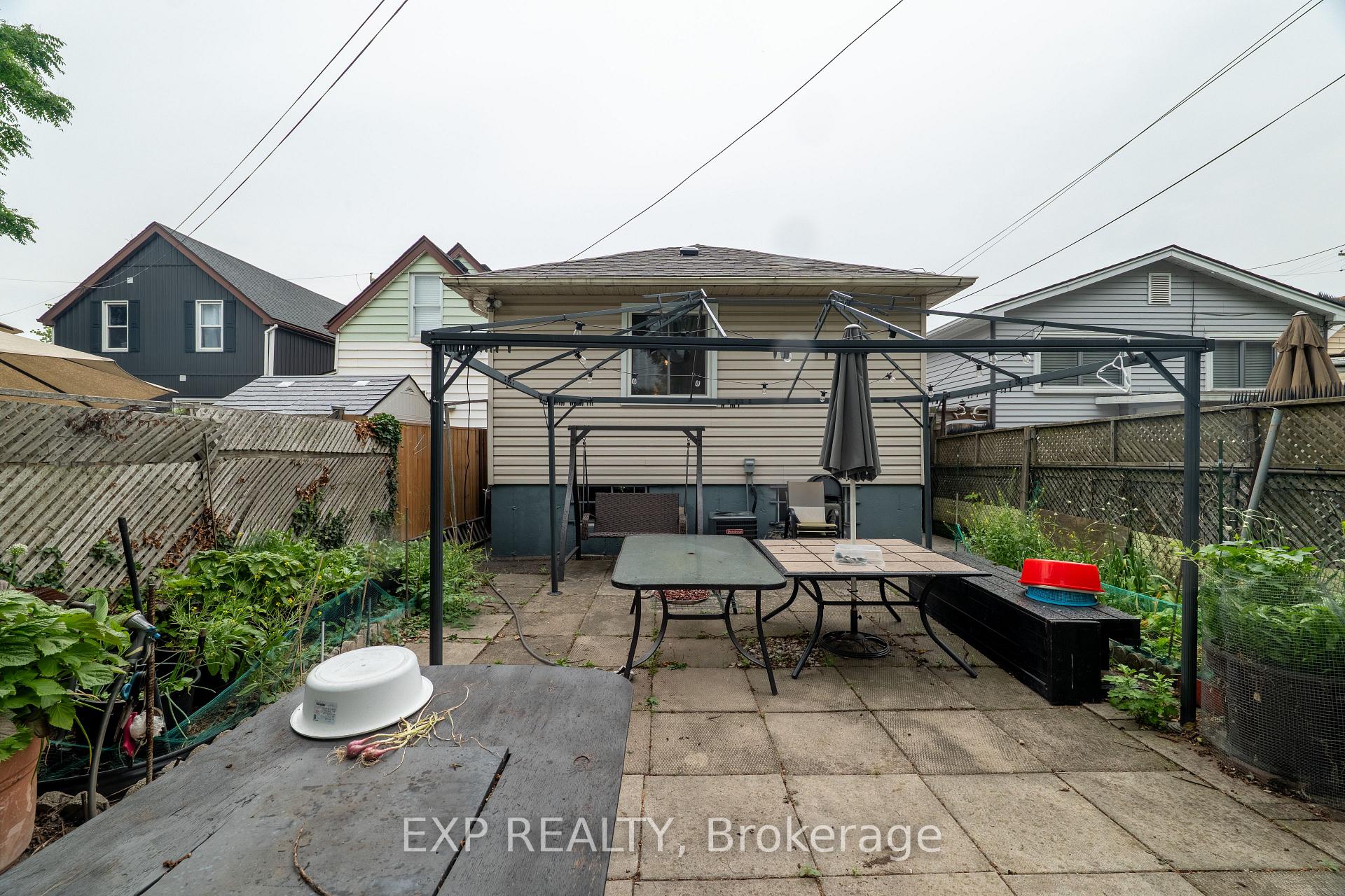 Photo 36 of 41 Robins Avenue, Hamilton, Crown Point — HOMEH