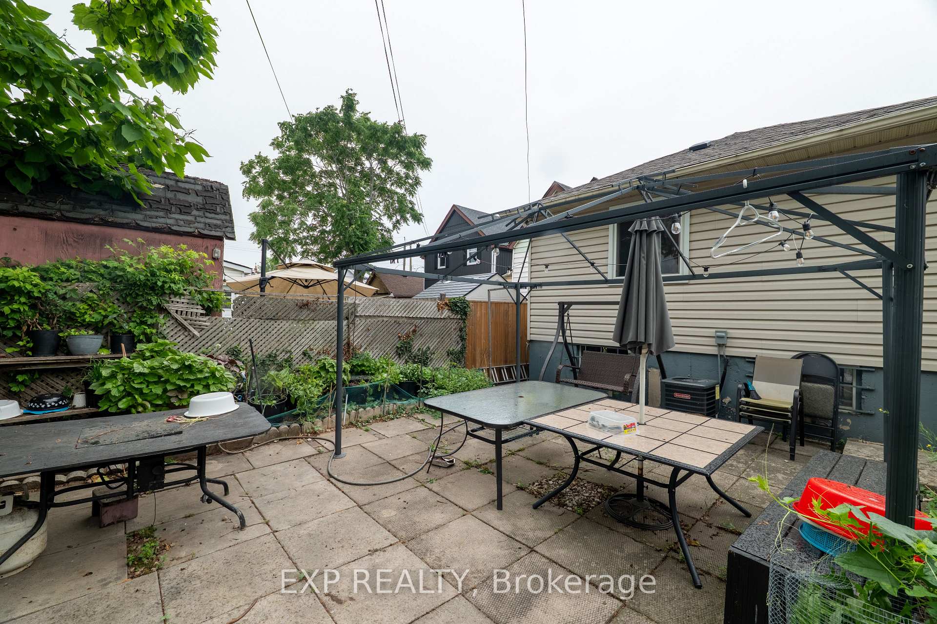 Photo 37 of 41 Robins Avenue, Hamilton, Crown Point — HOMEH