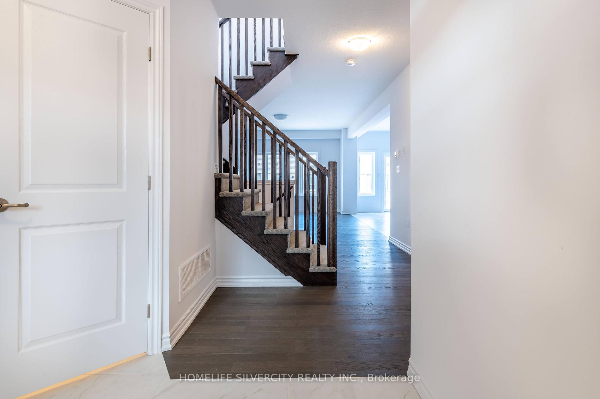 Photo 4 of 22 Obediah Crescent, Brant, Brantford Twp — HOMEH