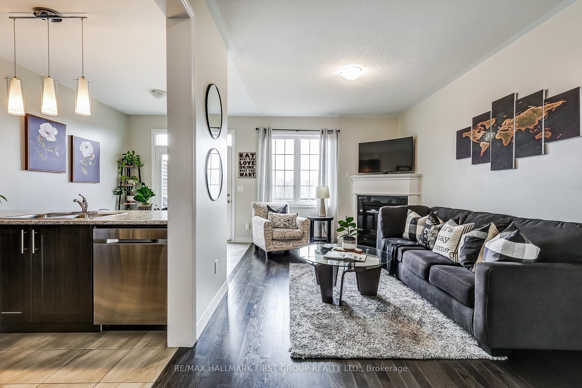 Photo 10 of 79 Barchard Street, Clarington, Newcastle — HOMEH