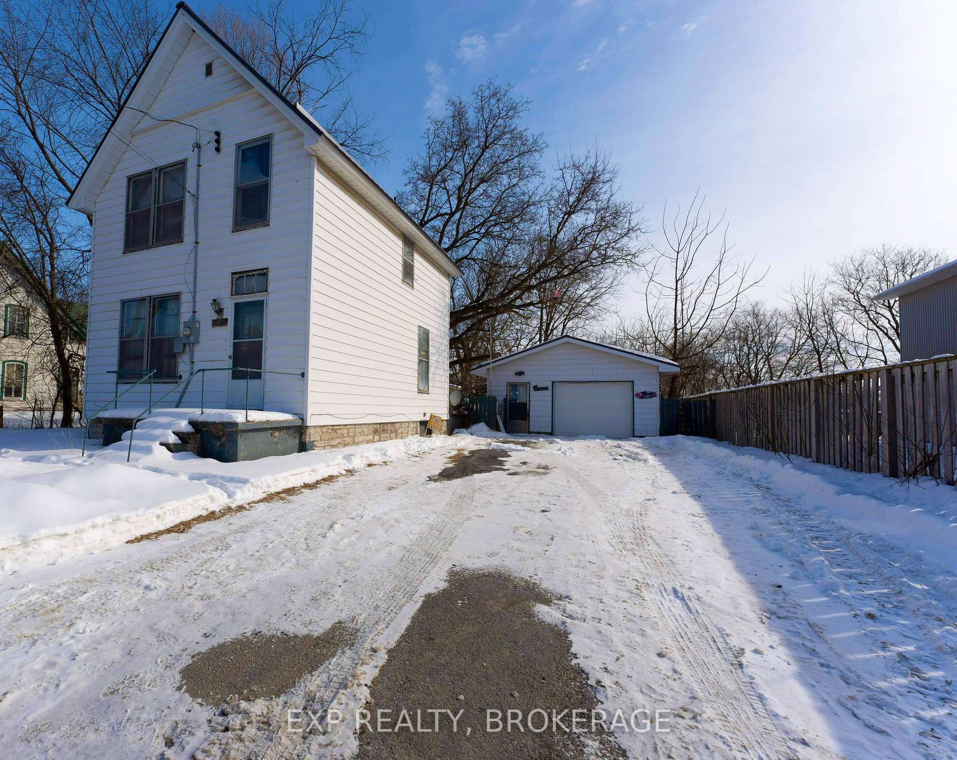 Photo 1 of 4054 Perth Road, Frontenac, Frontenac South — HOMEH