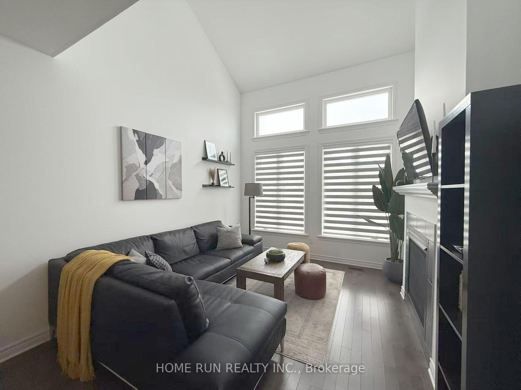 Photo 4 of 323 Big Dipper Street, Ottawa, Riverside South/Gloucester Glen — HOMEH